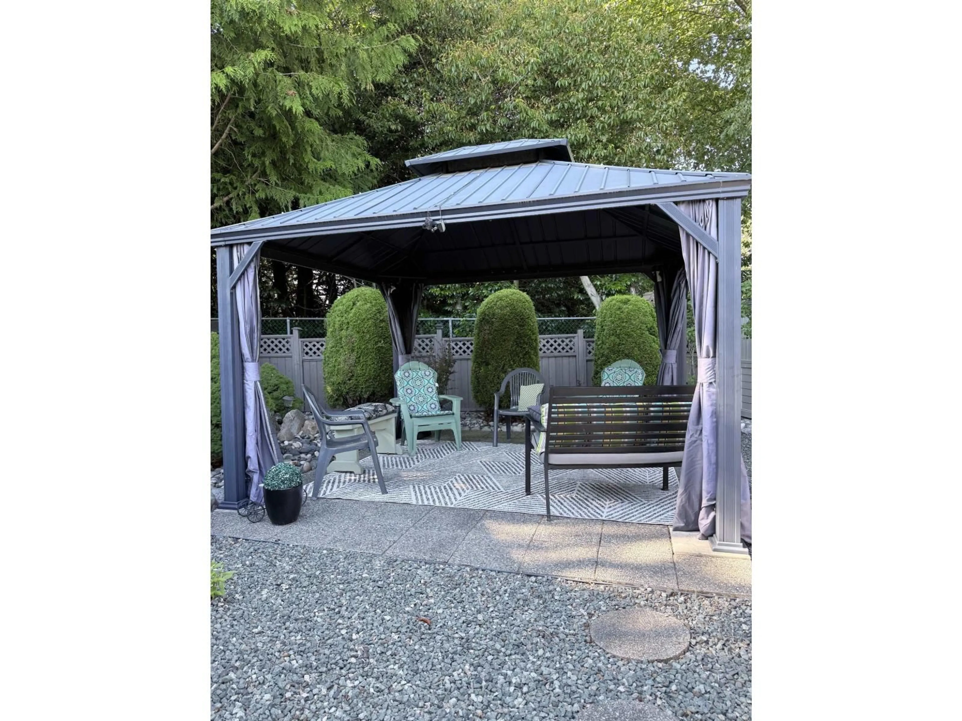 Patio, street for 15851 SUFFOLK ROAD, Surrey British Columbia V4A5L3