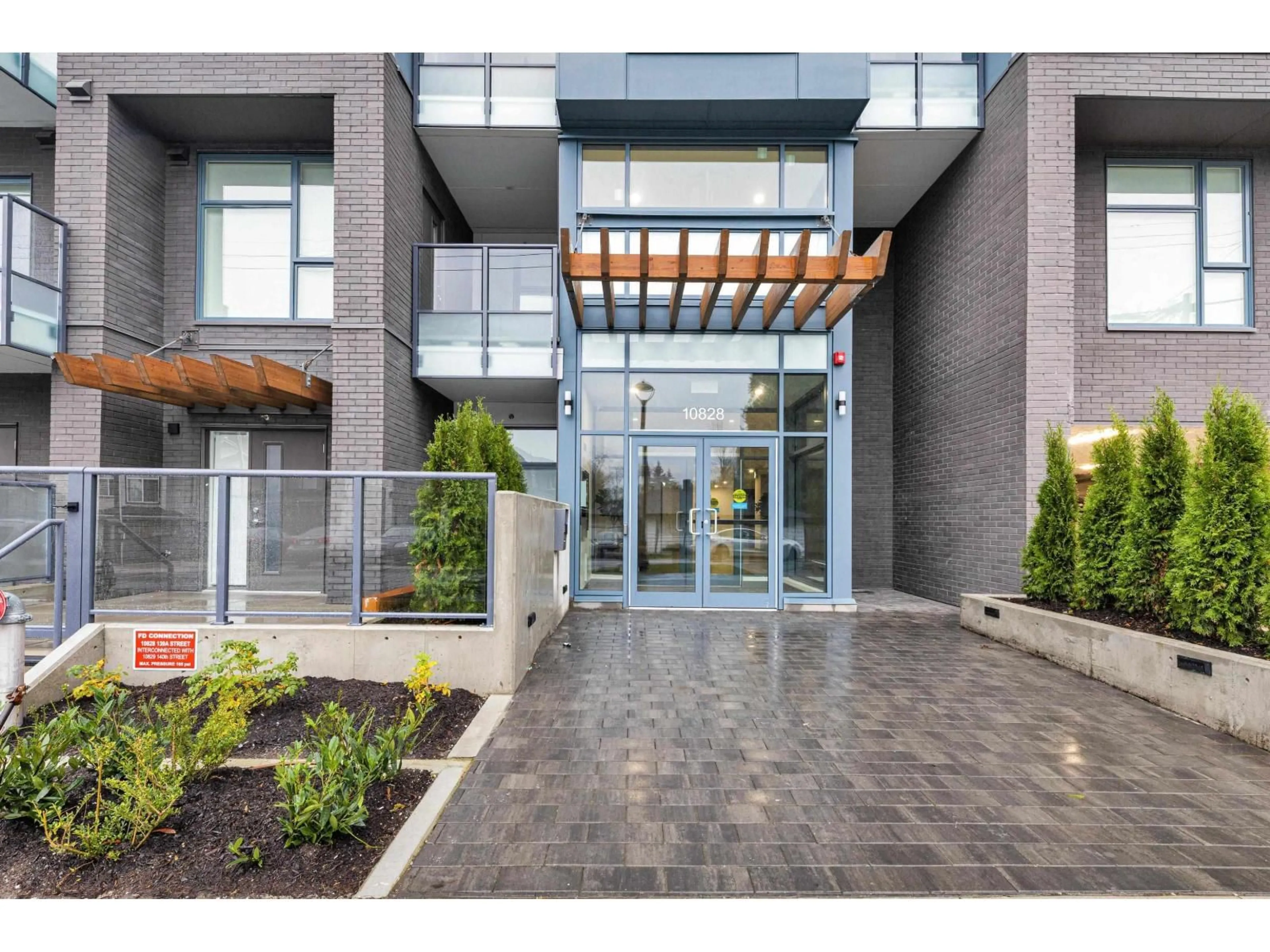 Indoor foyer for 406 - 10828 139A STREET, Surrey British Columbia V3R0H3