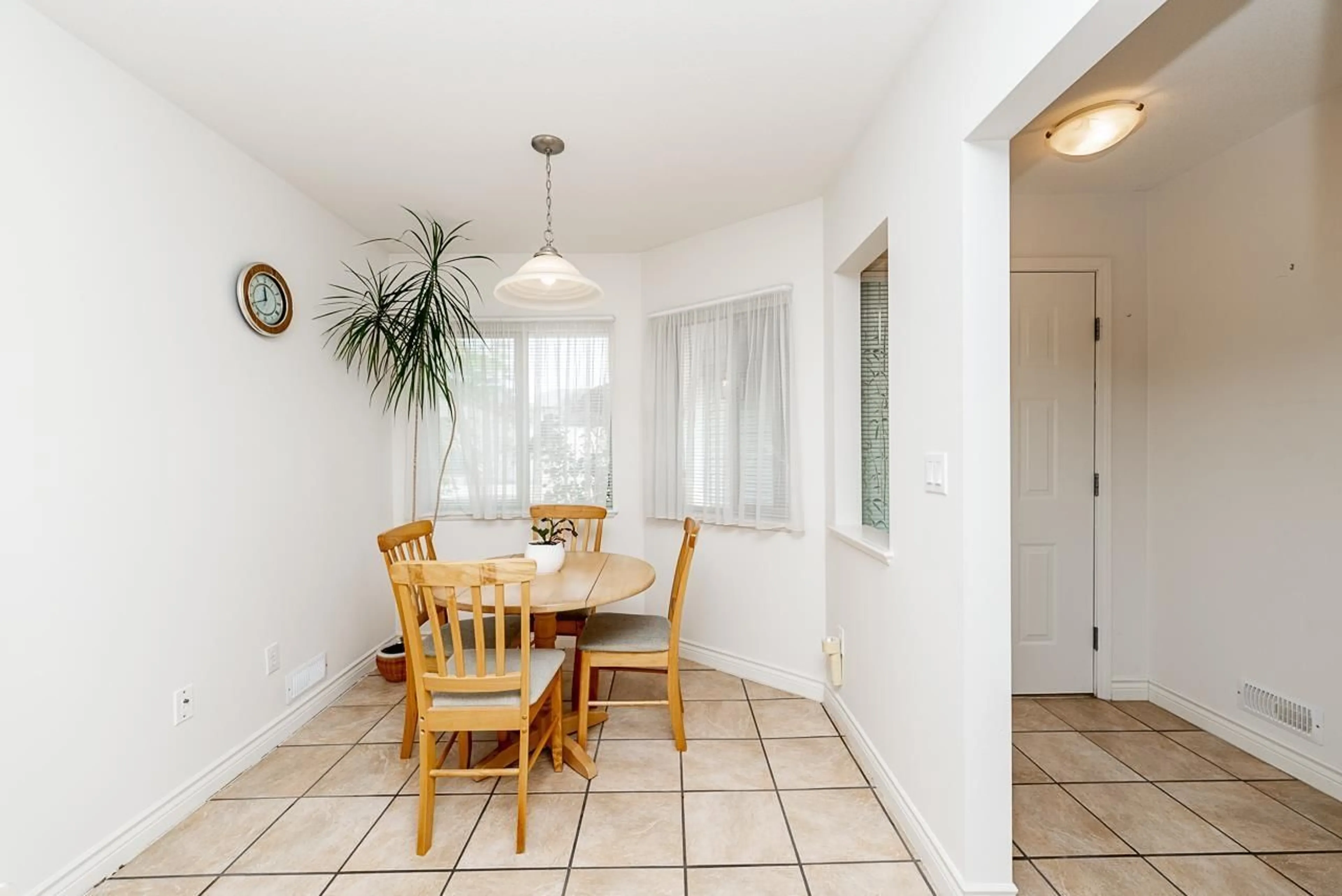 Dining room, ceramic/tile floor for 53 - 17516 4 AVENUE, Surrey British Columbia V3S0S1