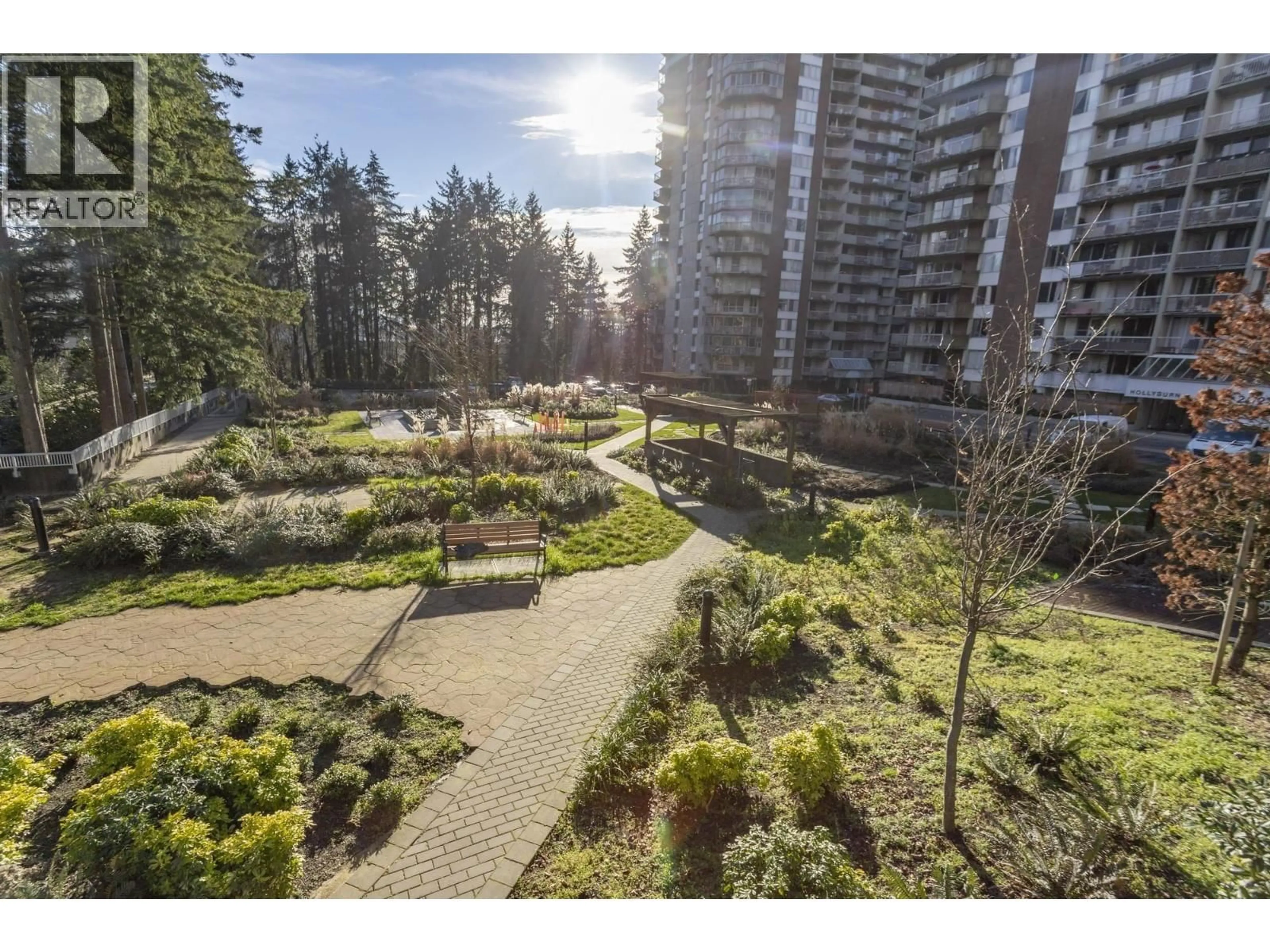 A pic from outside/outdoor area/front of a property/back of a property/a pic from drone, forest/trees view for 519 - 2012 FULLERTON AVENUE, North Vancouver British Columbia V7P3E3