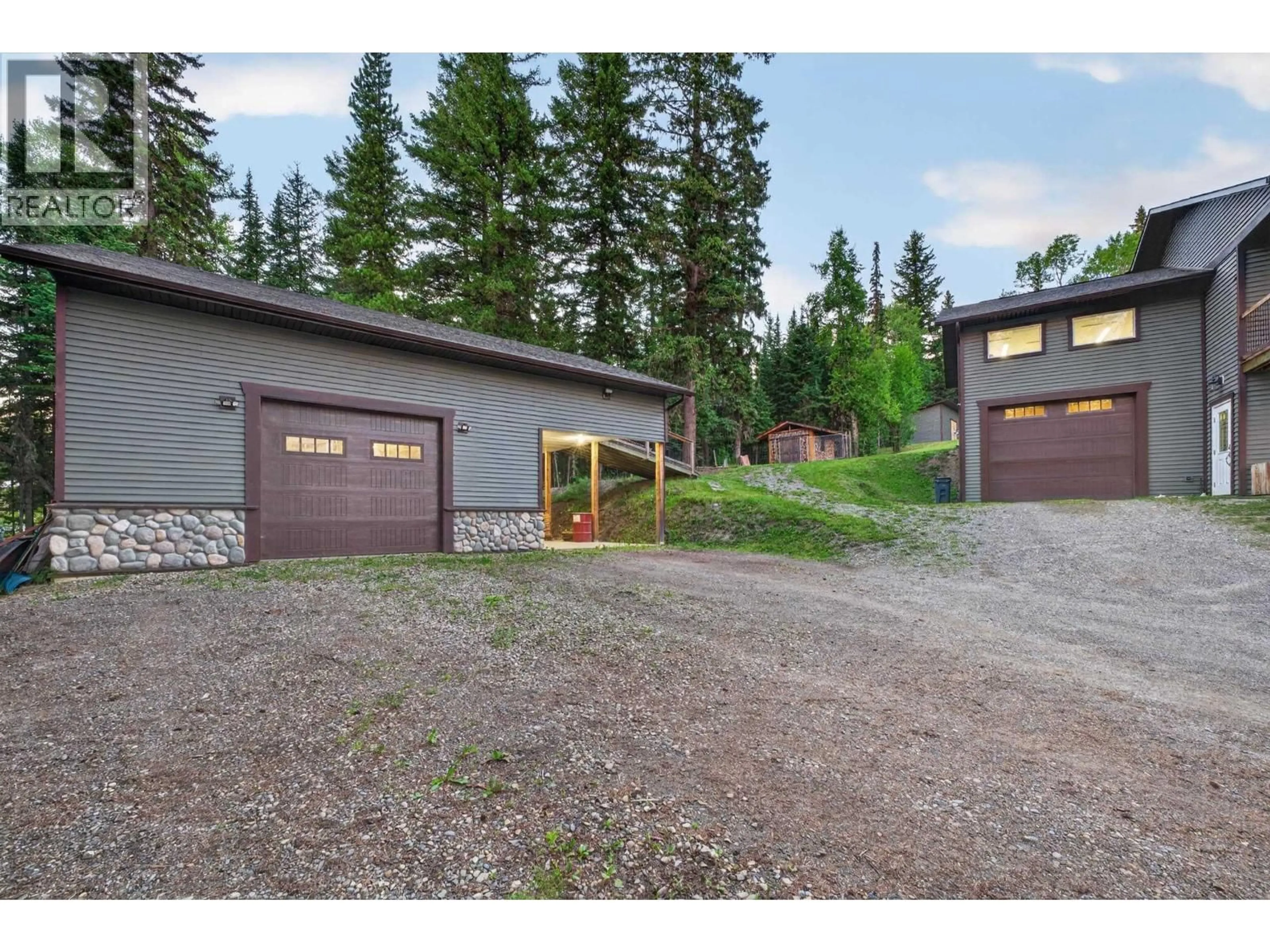 Indoor garage for 2077 SOMMERVILLE ROAD, Prince George British Columbia V2N6T6