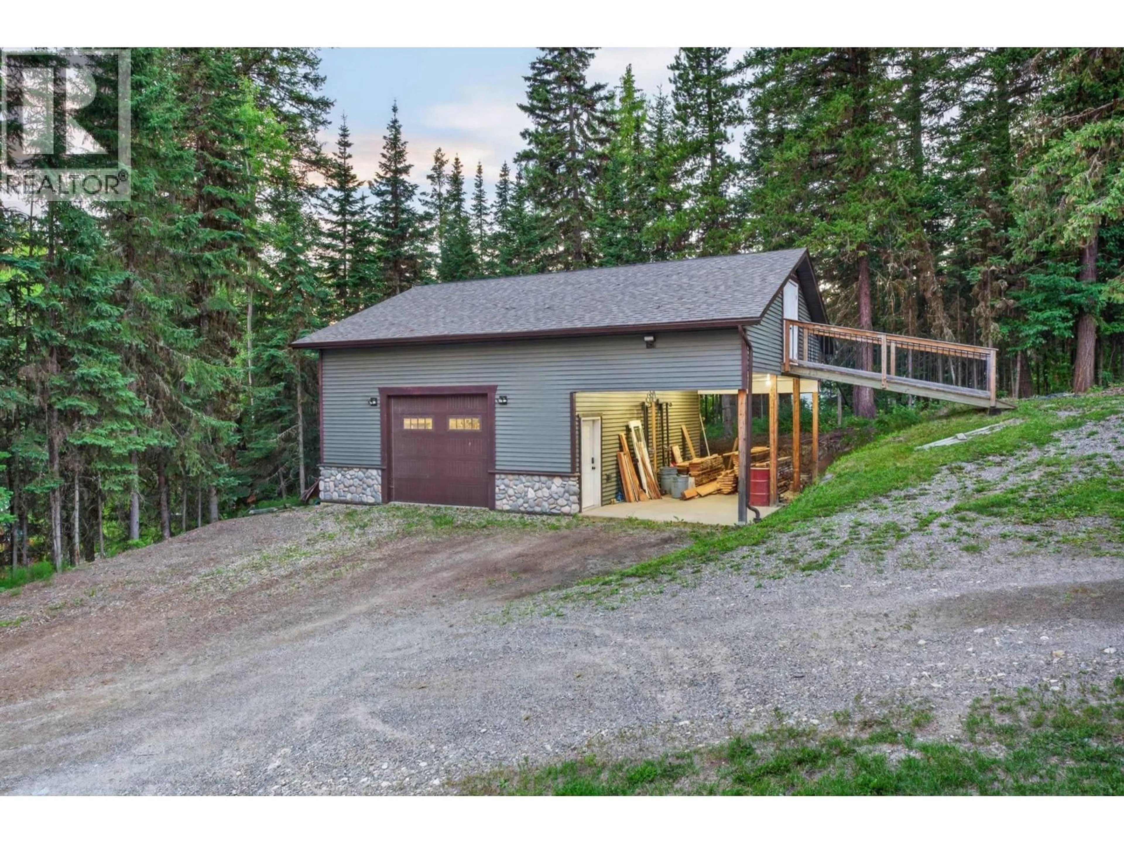Indoor garage for 2077 SOMMERVILLE ROAD, Prince George British Columbia V2N6T6