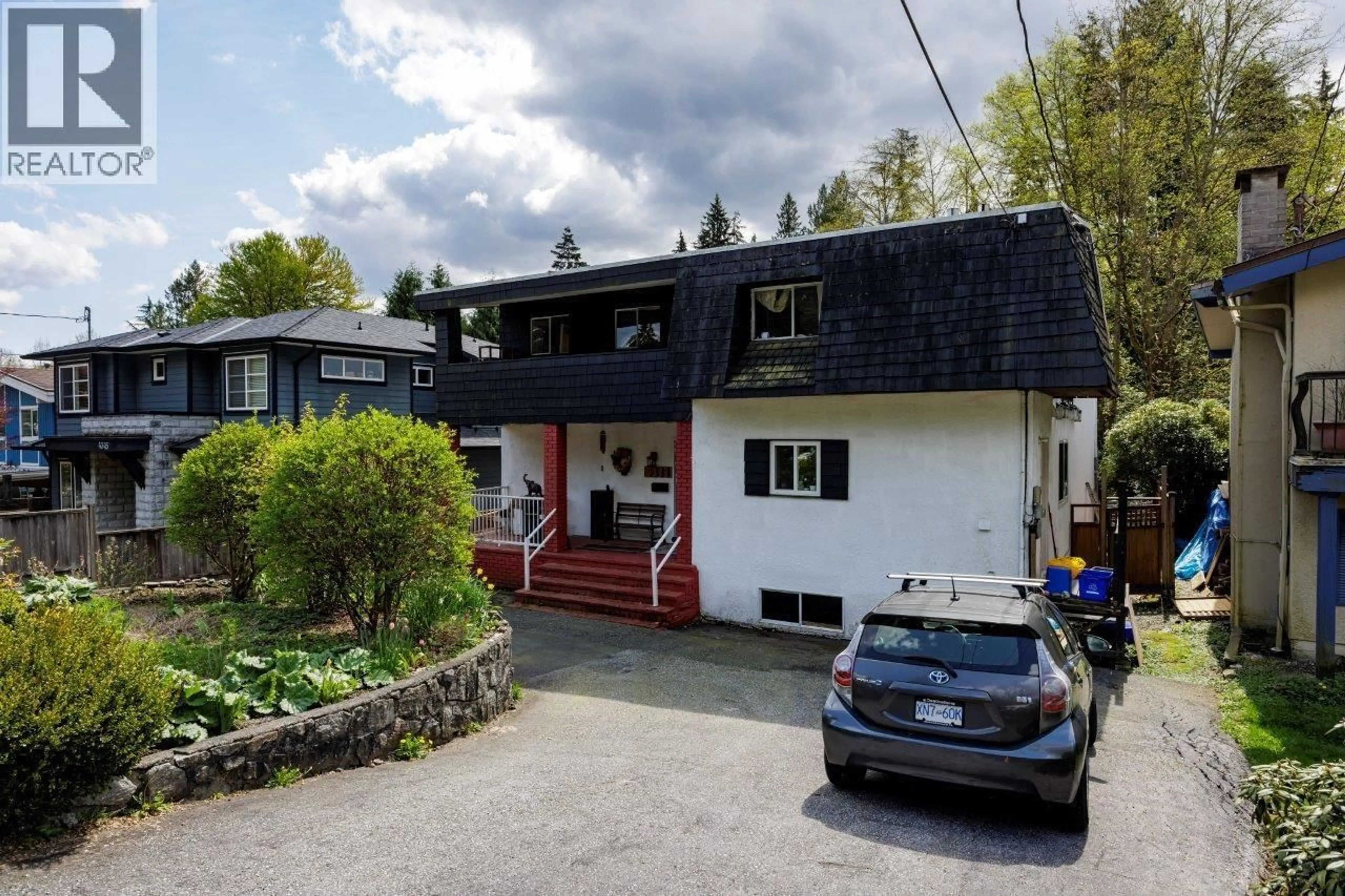 A pic from outside/outdoor area/front of a property/back of a property/a pic from drone, street for 4339 CLIFFMONT ROAD, North Vancouver British Columbia V7G1J6