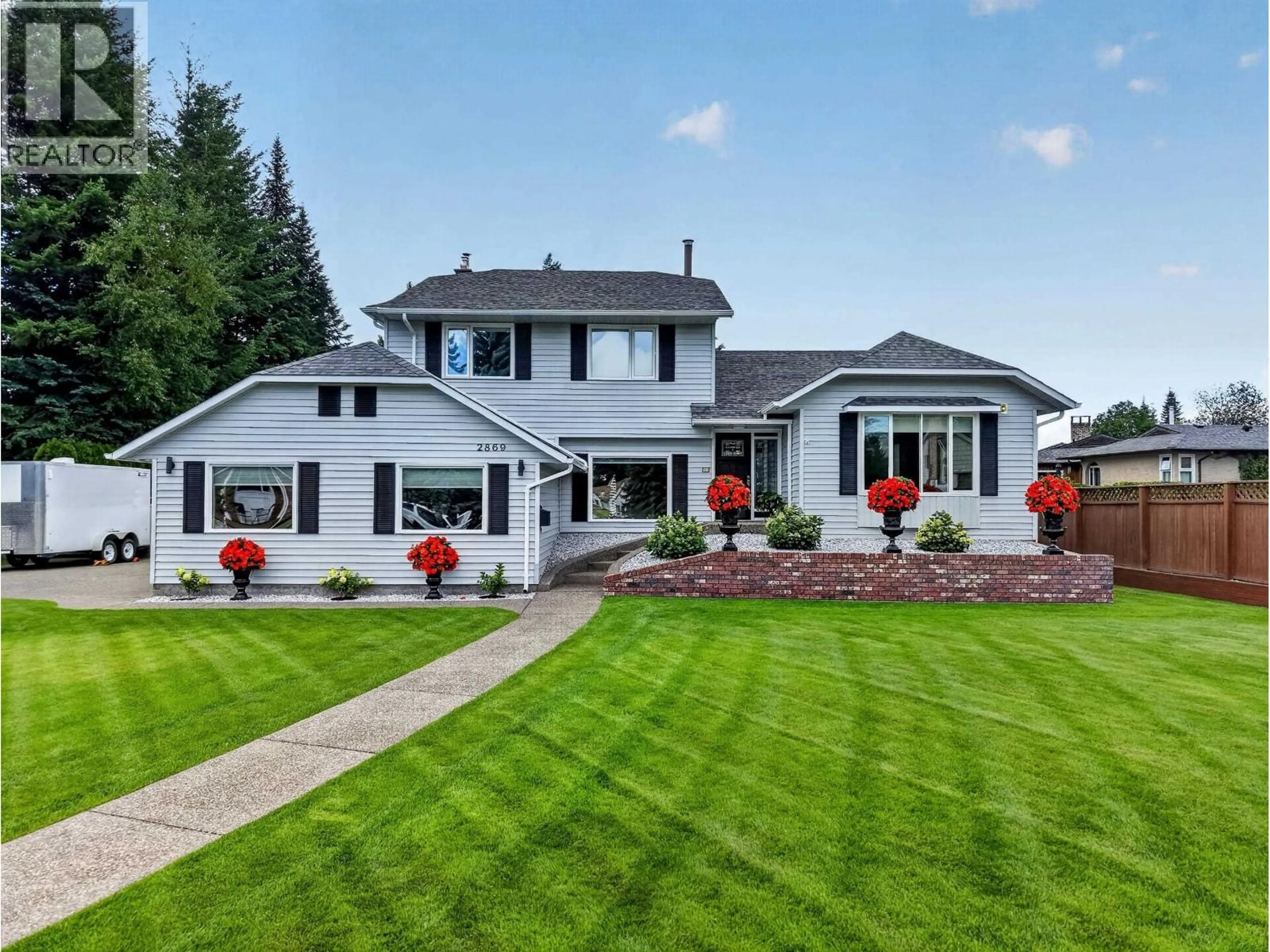Home with vinyl exterior material, street for 2869 RIDGEVIEW DRIVE, Prince George British Columbia V2K4A3