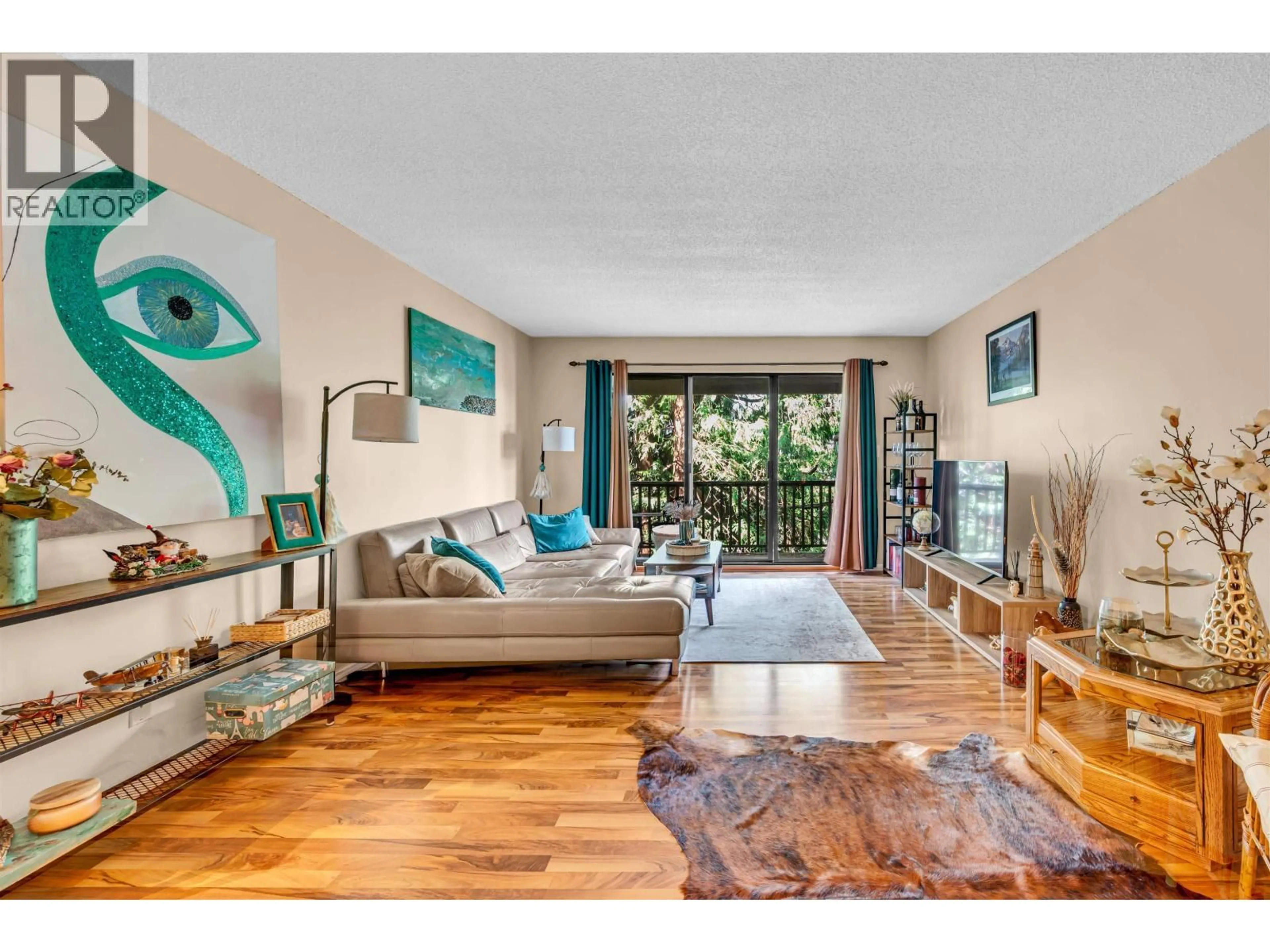 Living room with furniture, wood/laminate floor for 226 - 12170 222 STREET, Maple Ridge British Columbia V2X8H1