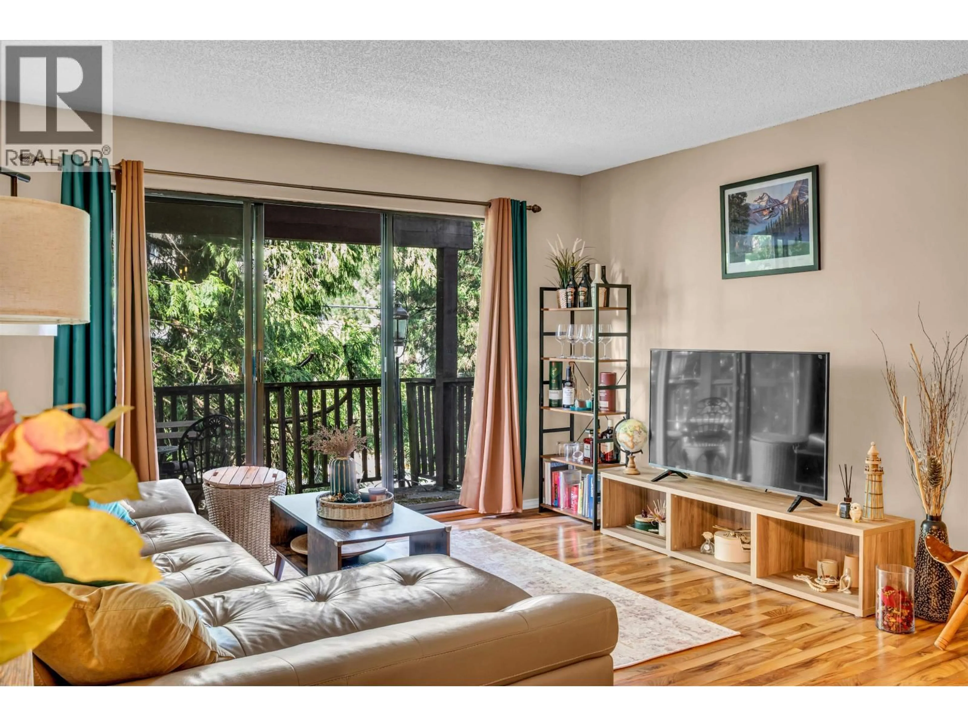 Living room with furniture, wood/laminate floor for 226 - 12170 222 STREET, Maple Ridge British Columbia V2X8H1