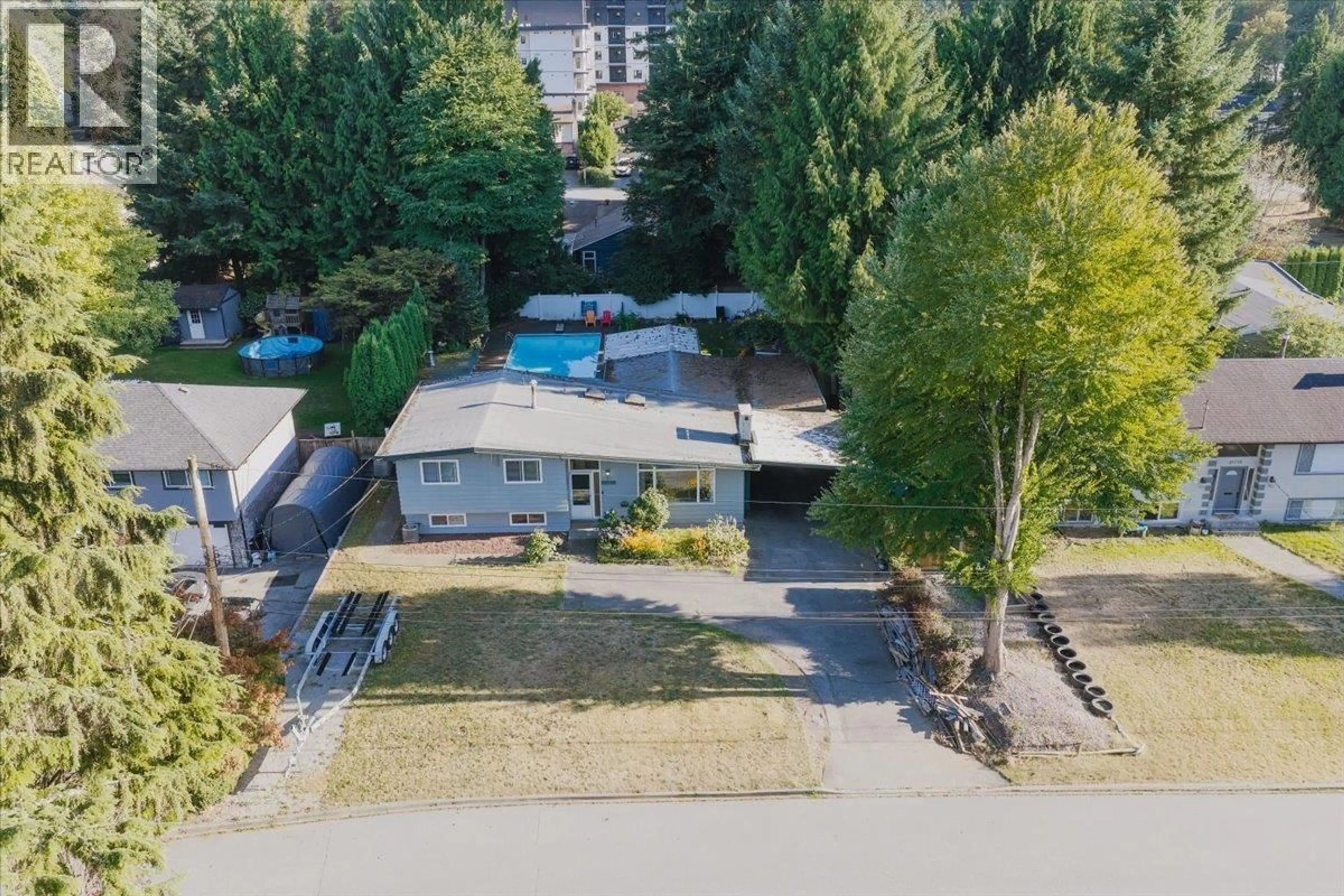 A pic from outside/outdoor area/front of a property/back of a property/a pic from drone, street for 21784 DONOVAN AVENUE, Maple Ridge British Columbia V2X3A7