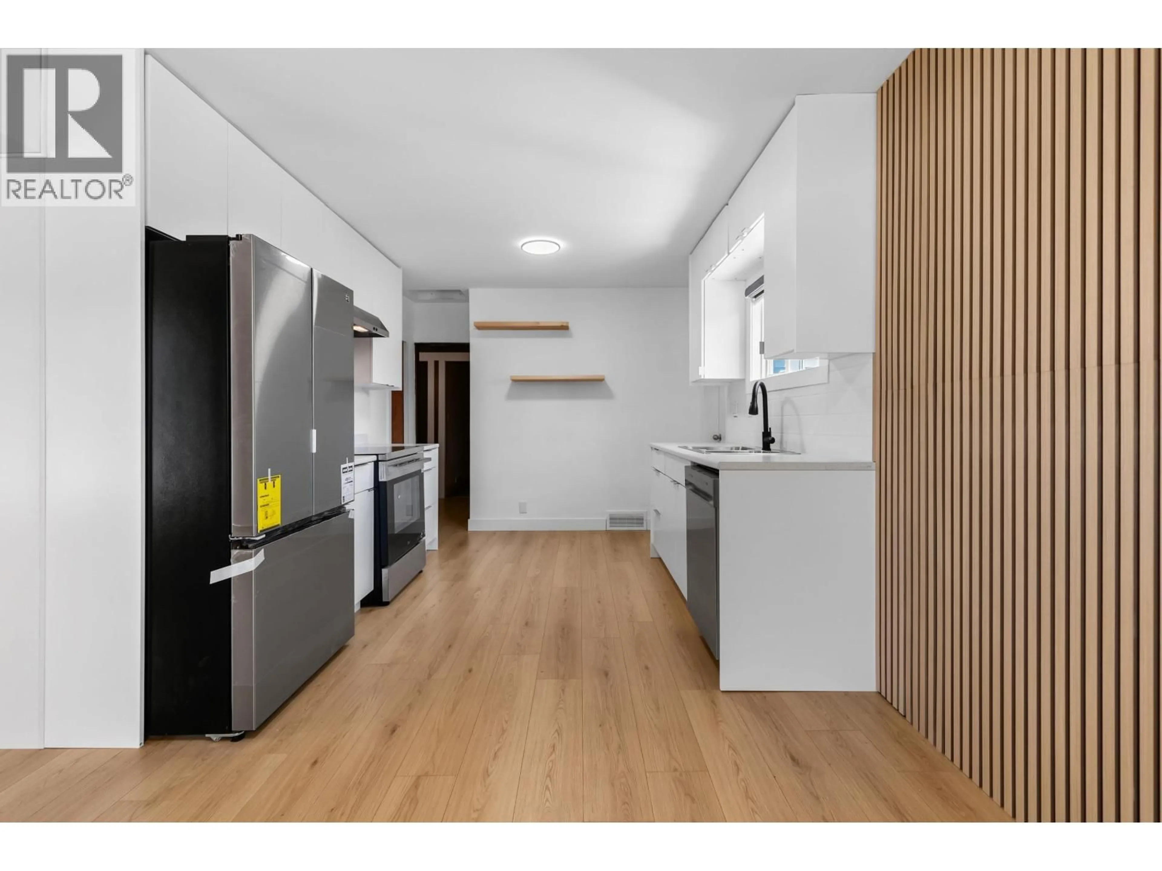 Standard kitchen, wood/laminate floor for 1510 ALWARD STREET, Prince George British Columbia V2M2G6