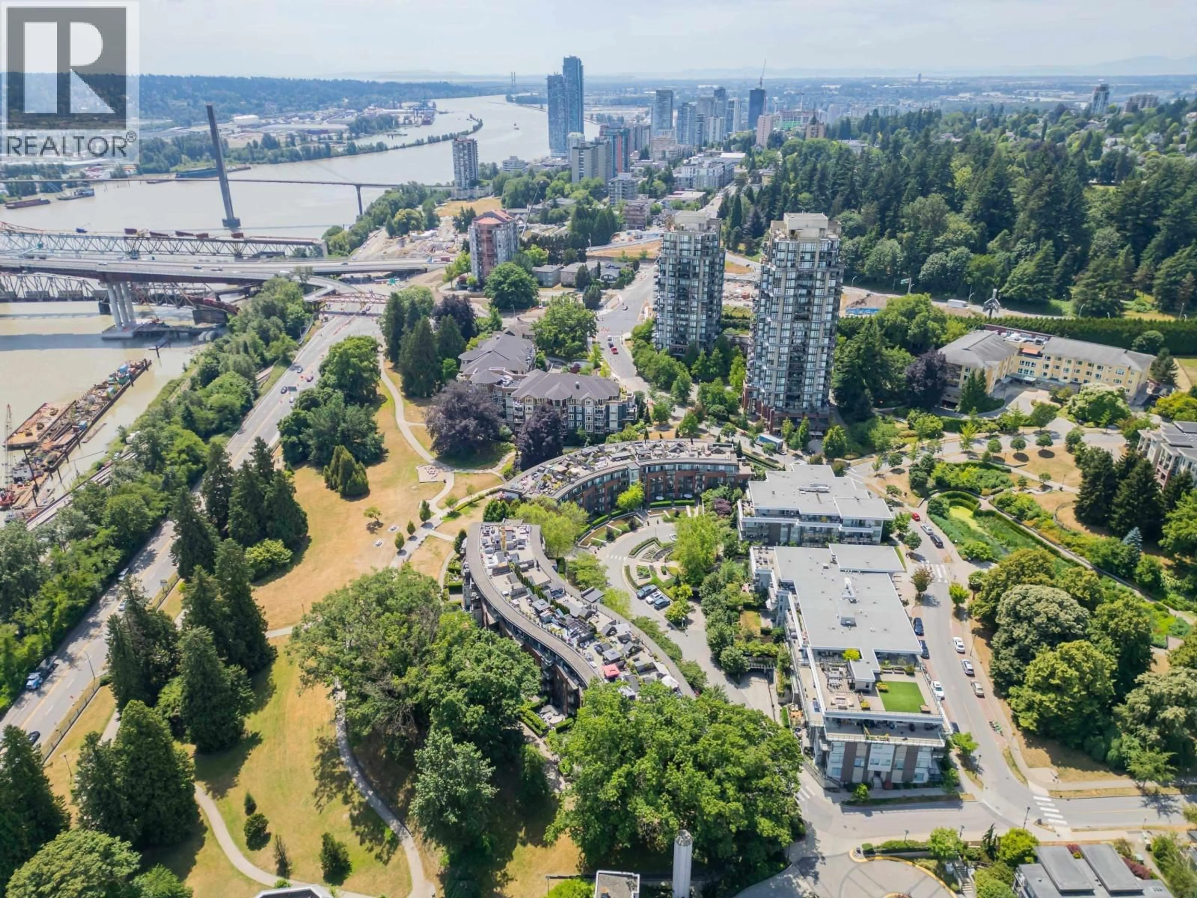 A pic from outside/outdoor area/front of a property/back of a property/a pic from drone, city buildings view from balcony for 303 - 20 ROYAL AVENUE, New Westminster British Columbia V3L0G9