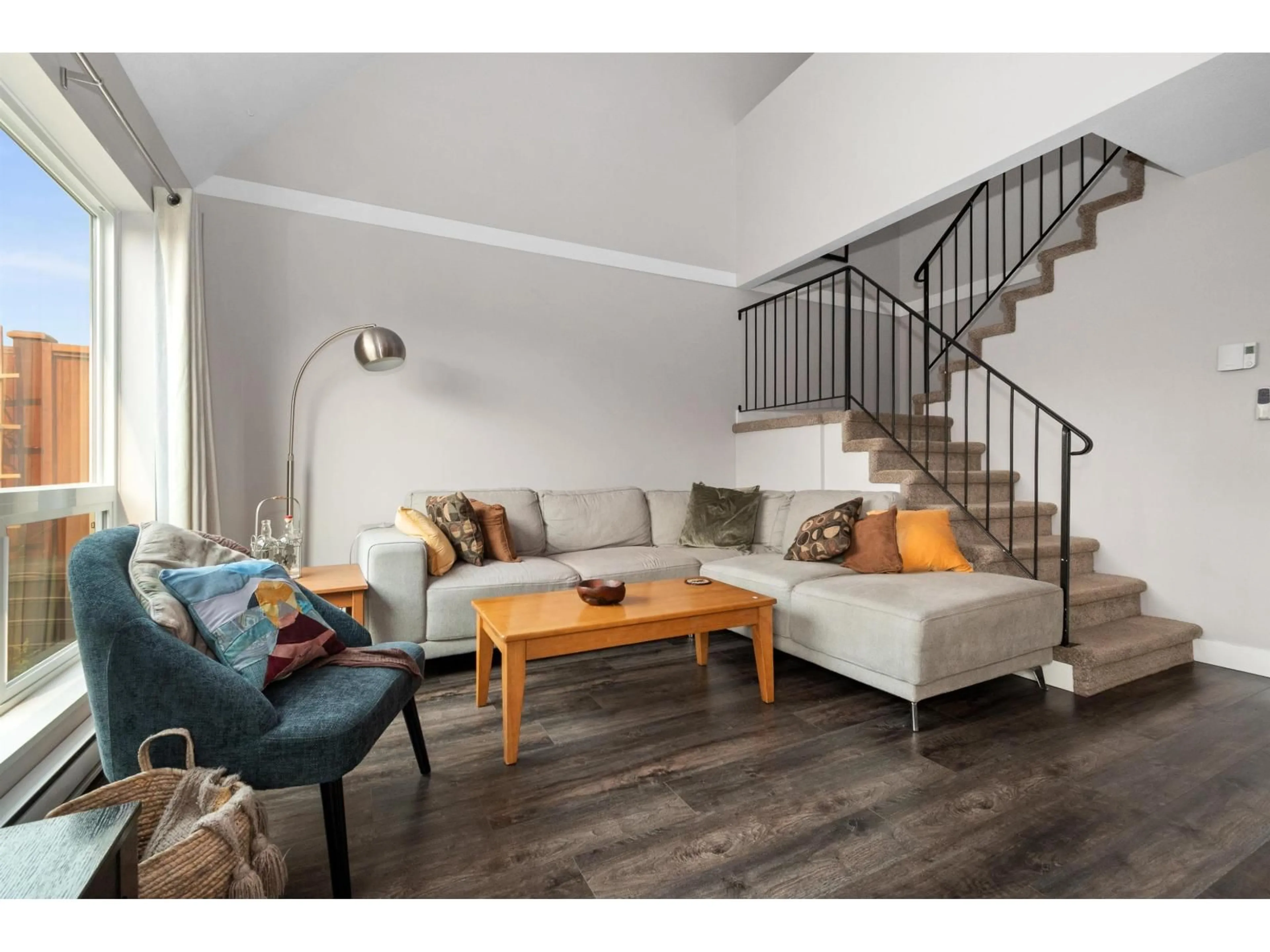 Living room with furniture, wood/laminate floor for 14 - 1829 HEATH ROAD, Agassiz British Columbia V0M1A0