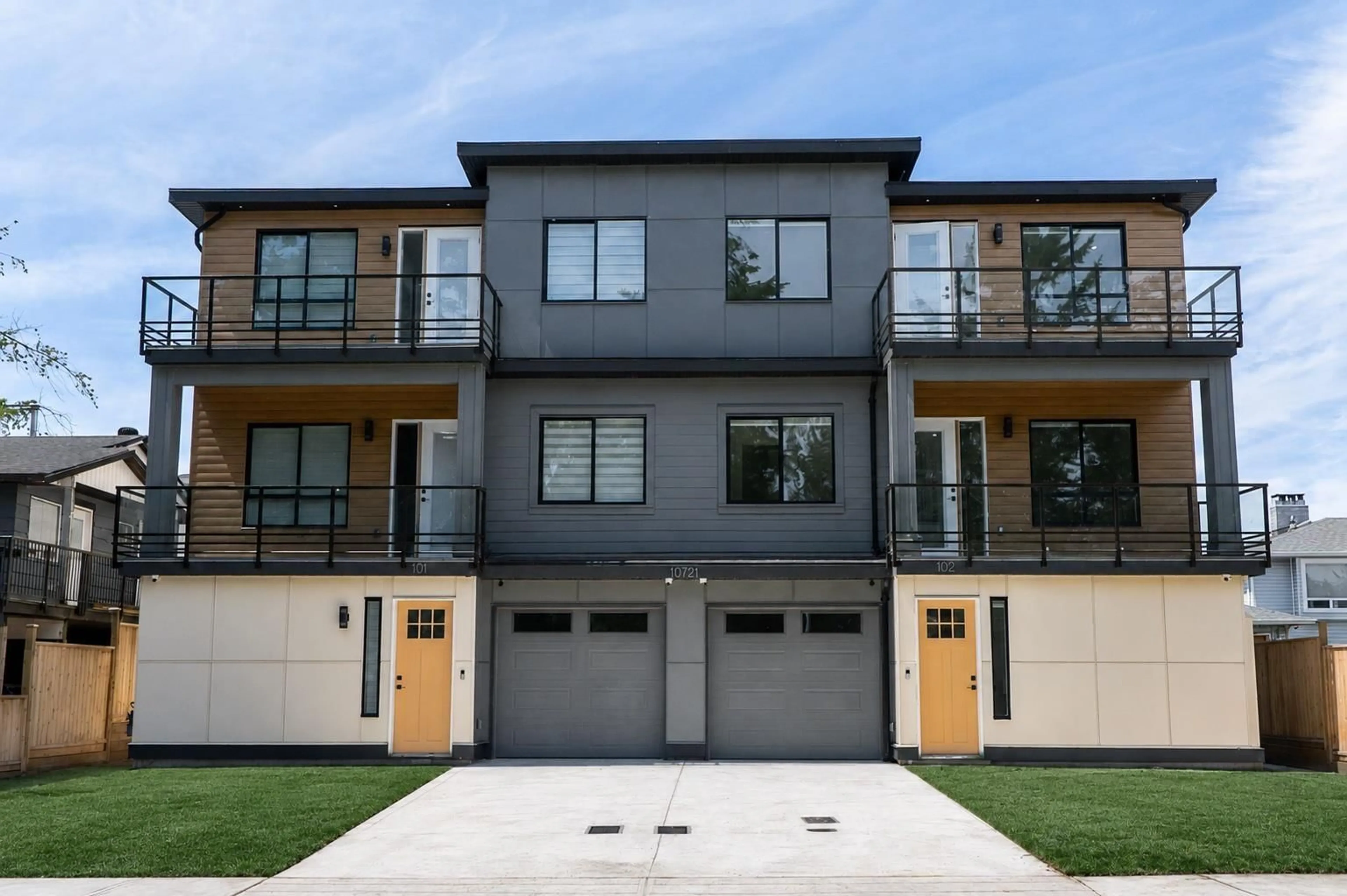 Home with brick exterior material, street for 102 - 10721 157 STREET, Surrey British Columbia V4N1K2