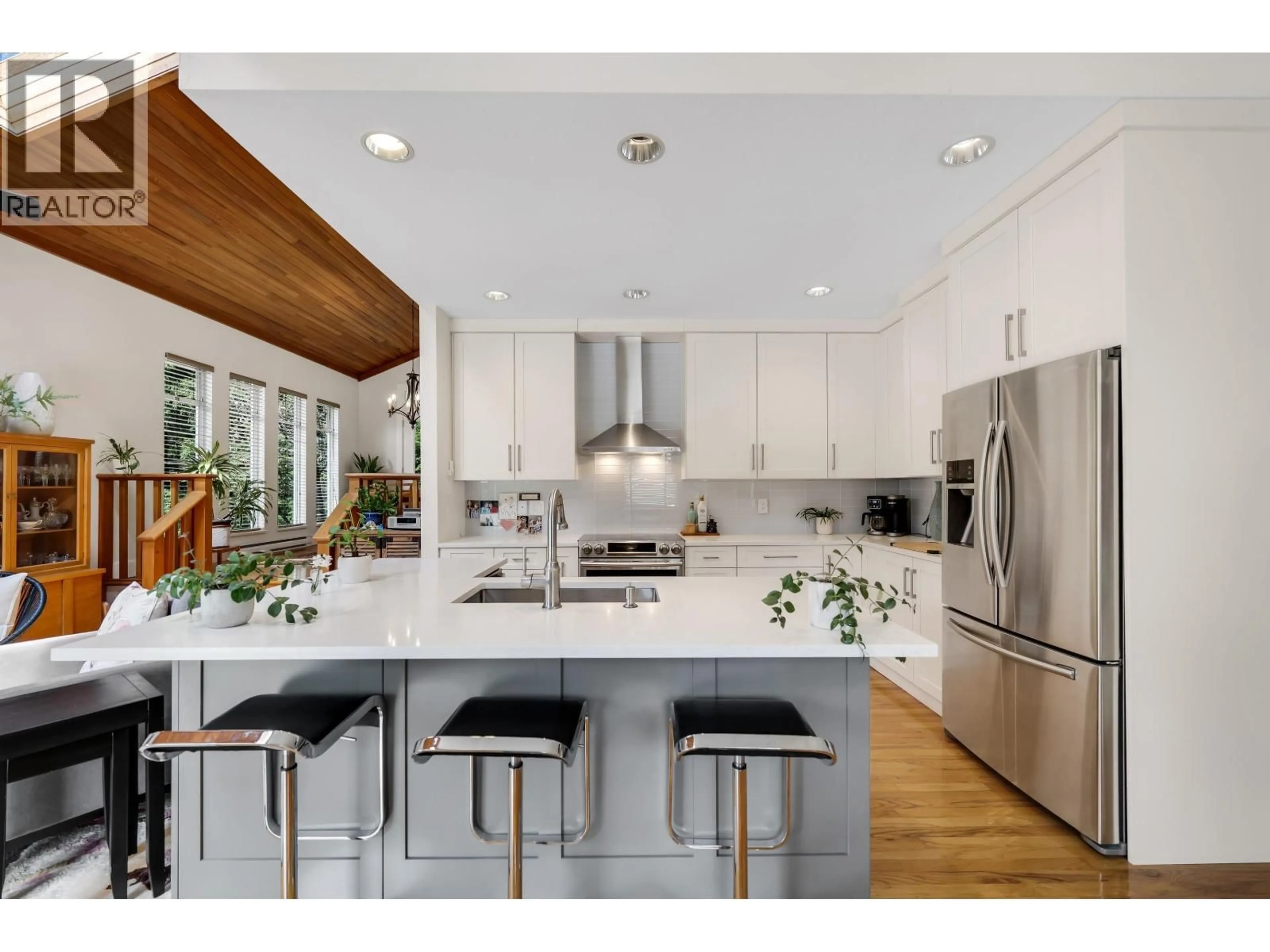 Contemporary kitchen, unknown for 1014 LANARK PLACE, Squamish British Columbia V0N1T0