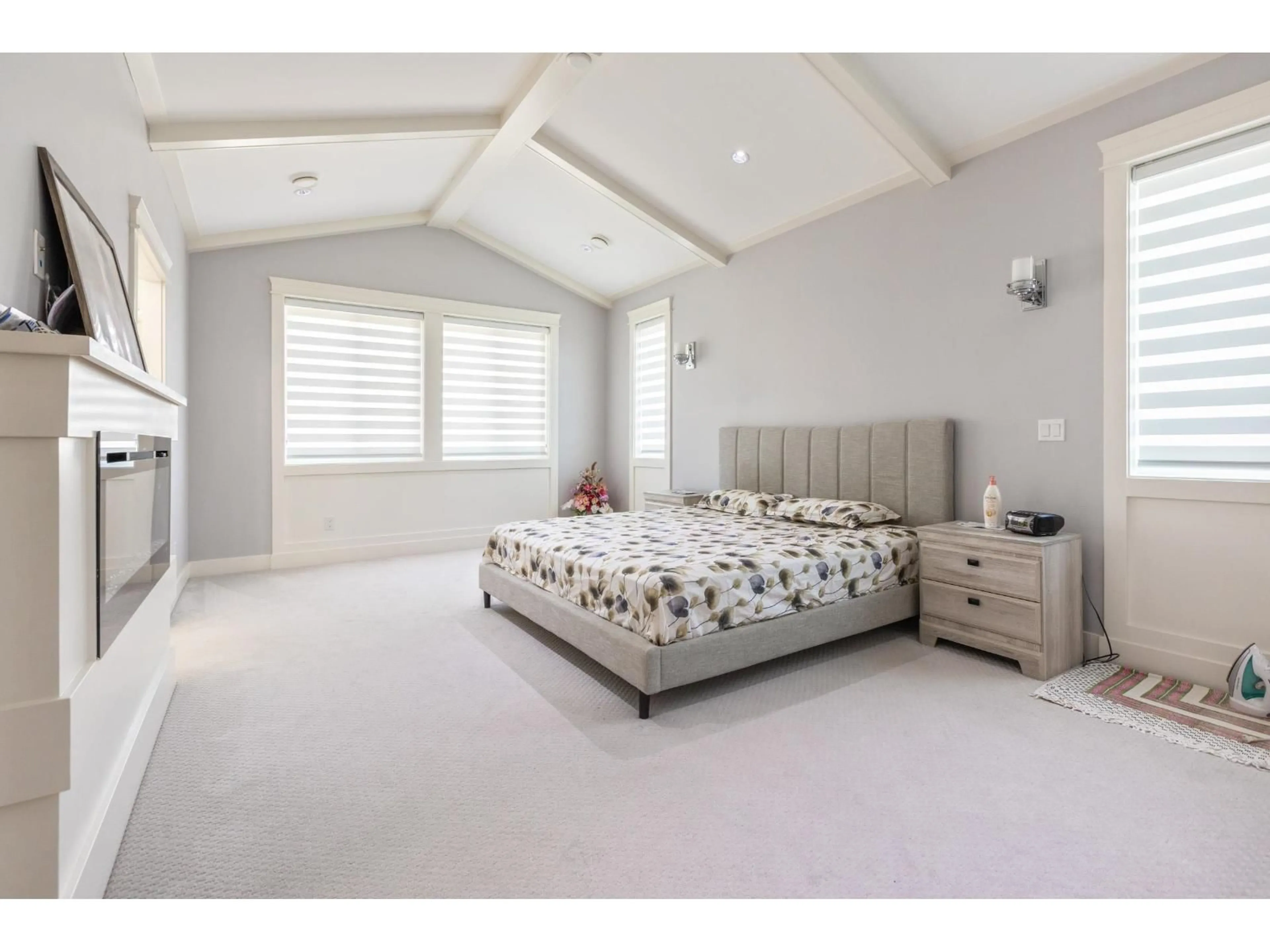 Bedroom with bed, unknown for 18833 54A AVENUE, Surrey British Columbia V3S6R4