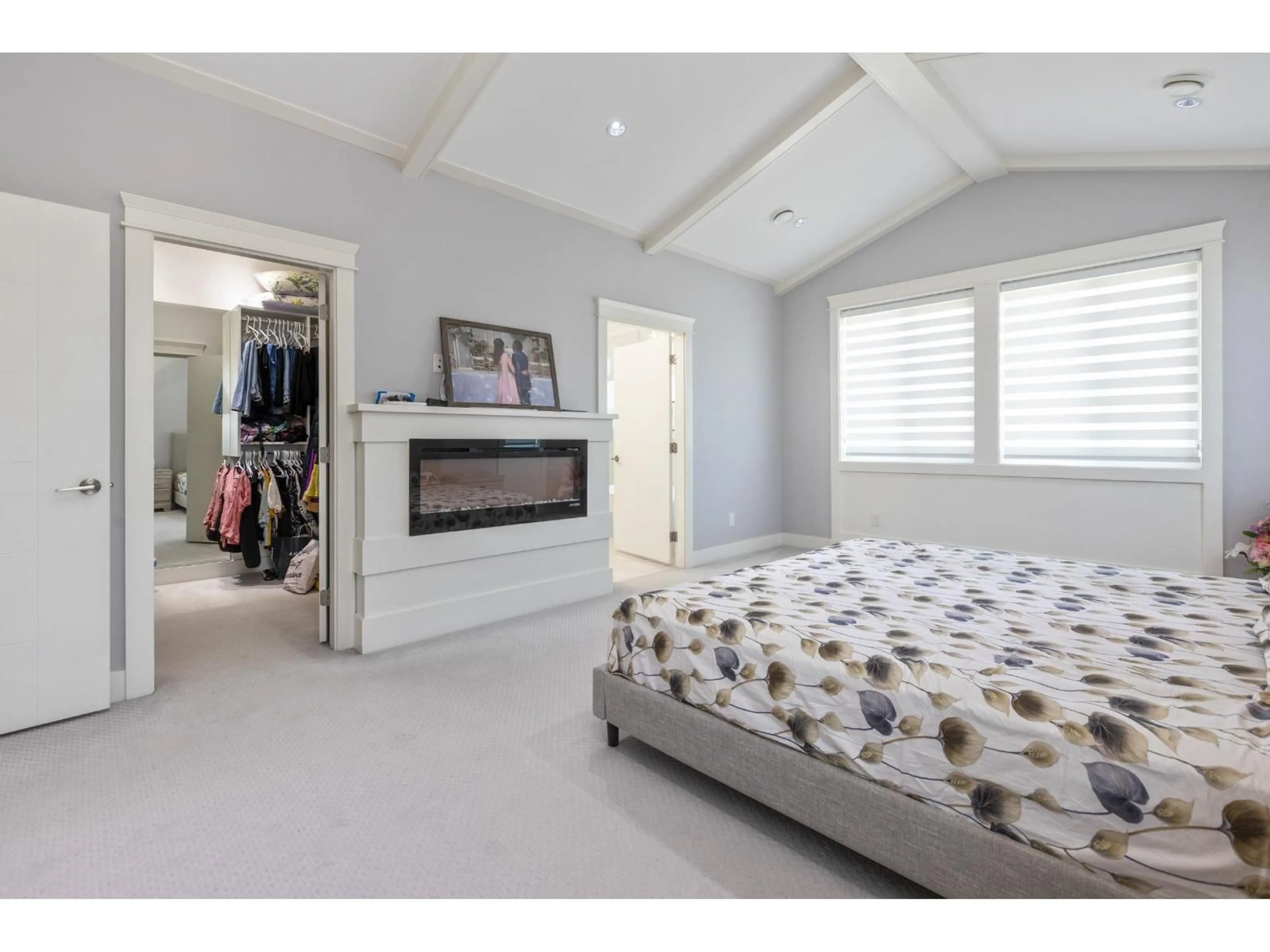 A pic of a room for 18833 54A AVENUE, Surrey British Columbia V3S6R4