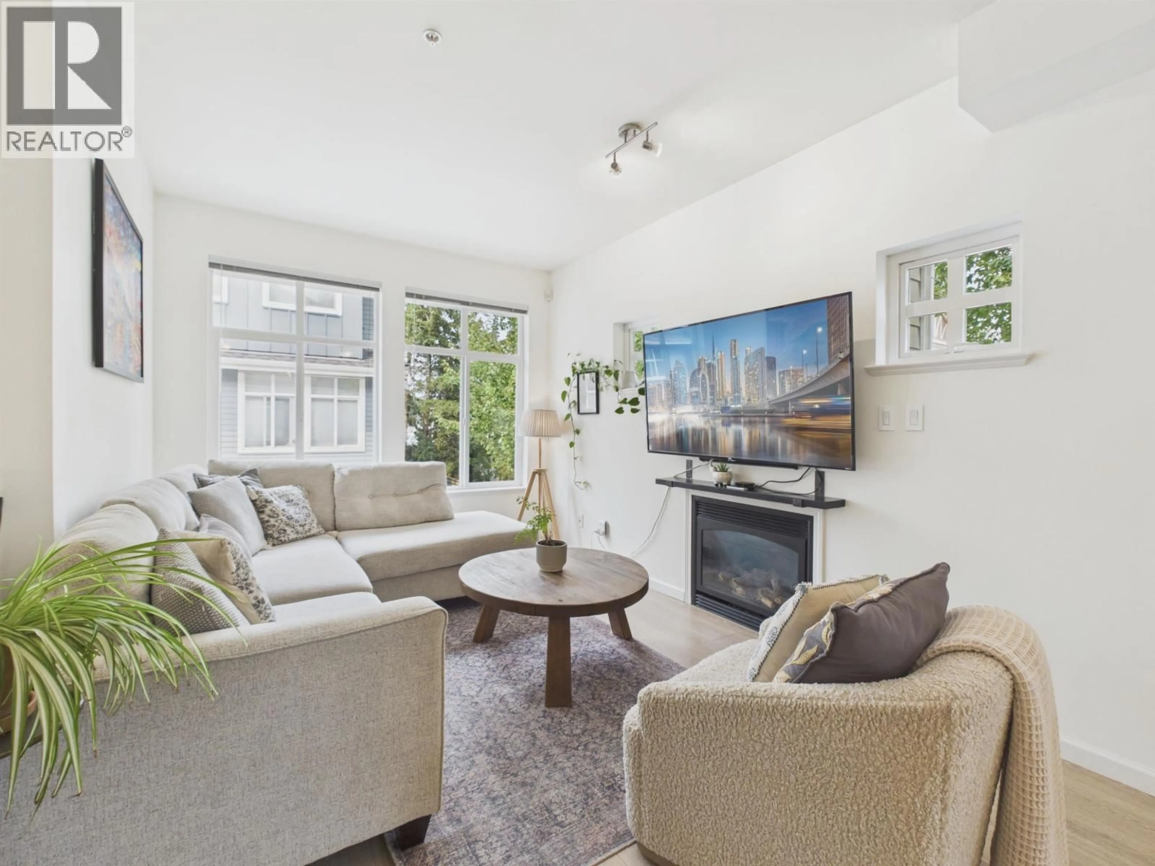 Living room with furniture, unknown for 57 - 935 EWEN AVENUE, New Westminster British Columbia V3M0A1