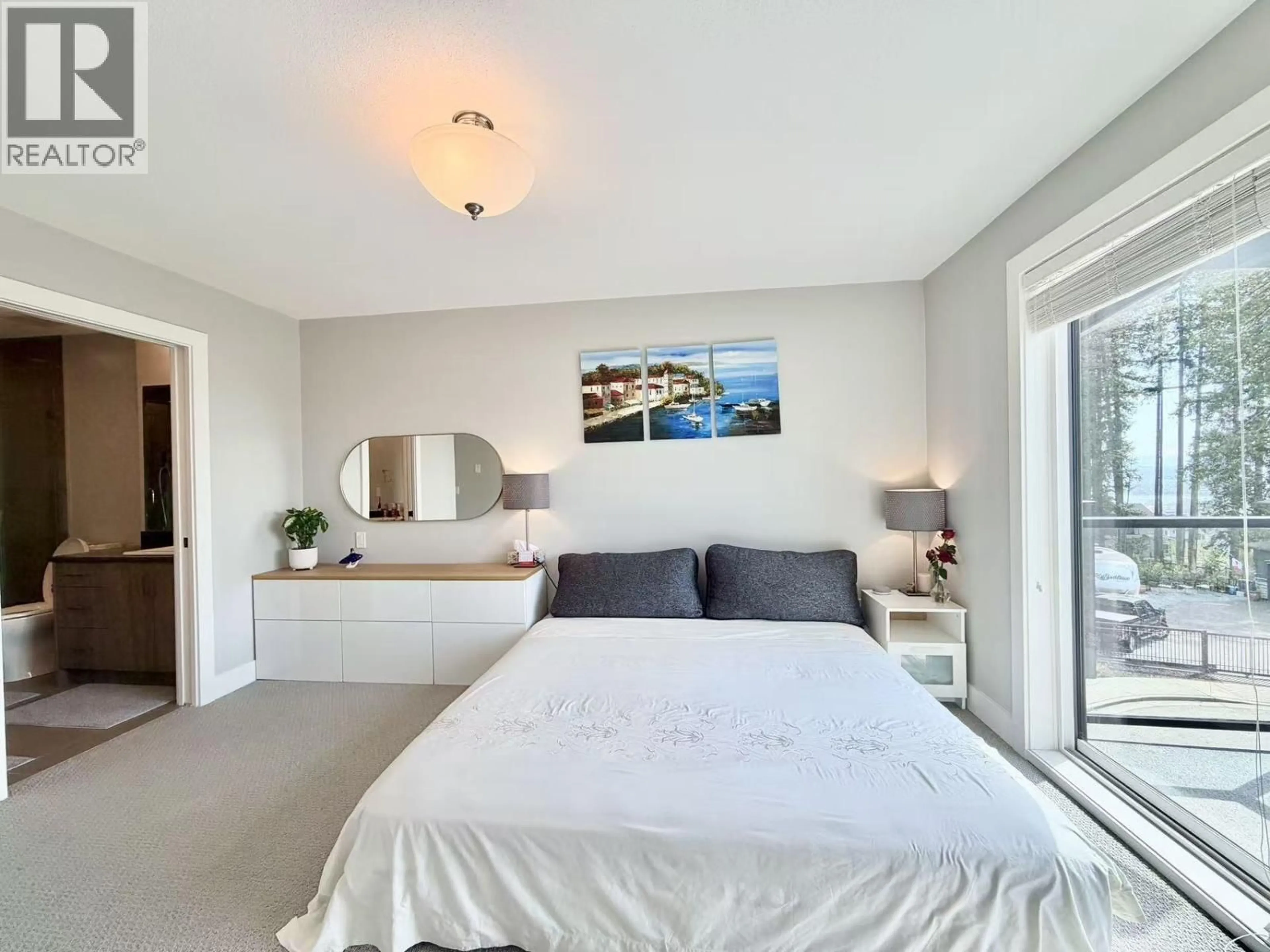 Bedroom with bed, unknown for 107 - 3525 CHANDLER STREET, Coquitlam British Columbia V3E0L9