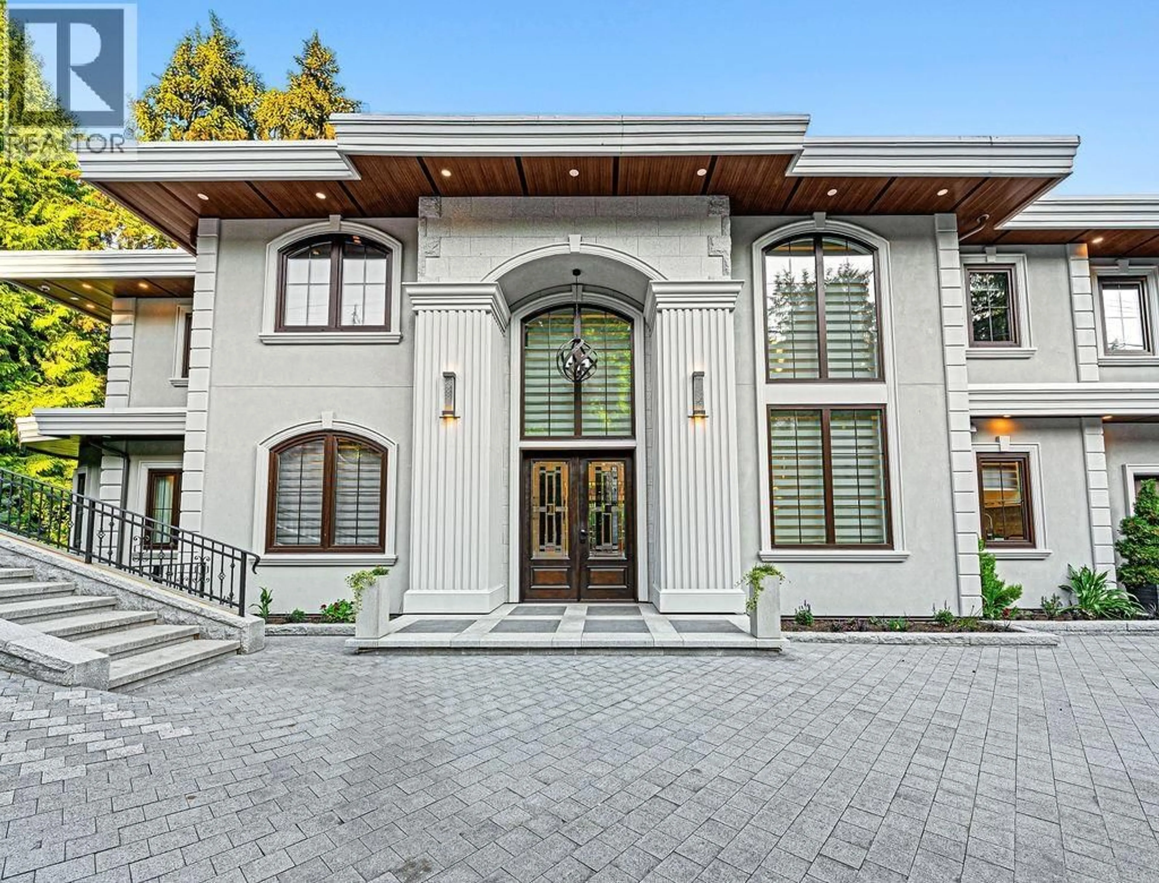 Home with brick exterior material, street for 558 GLENROSS ROAD, West Vancouver British Columbia V7S1L5