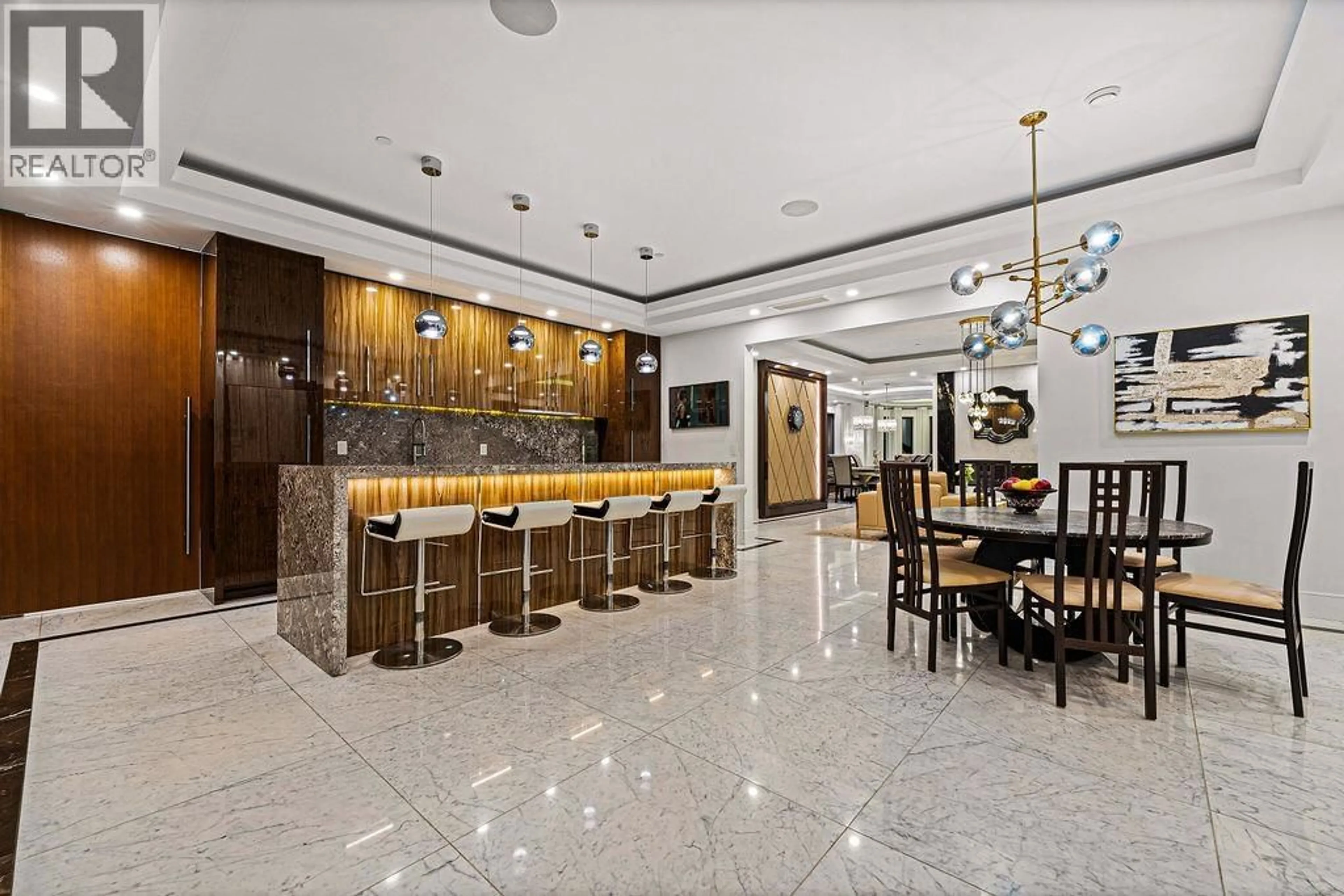 Lobby for 558 GLENROSS ROAD, West Vancouver British Columbia V7S1L5