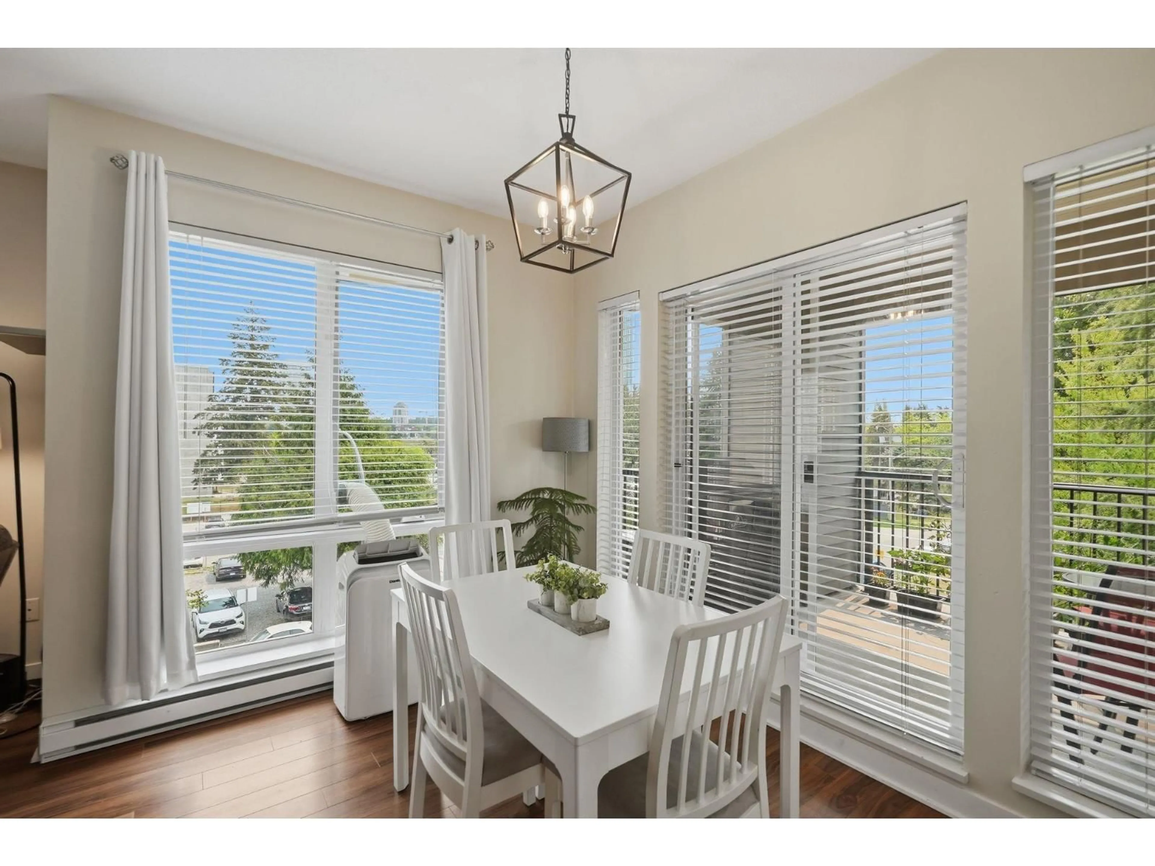 Dining room, wood/laminate floor for 304 - 13339 102A AVENUE, Surrey British Columbia V3T0C5