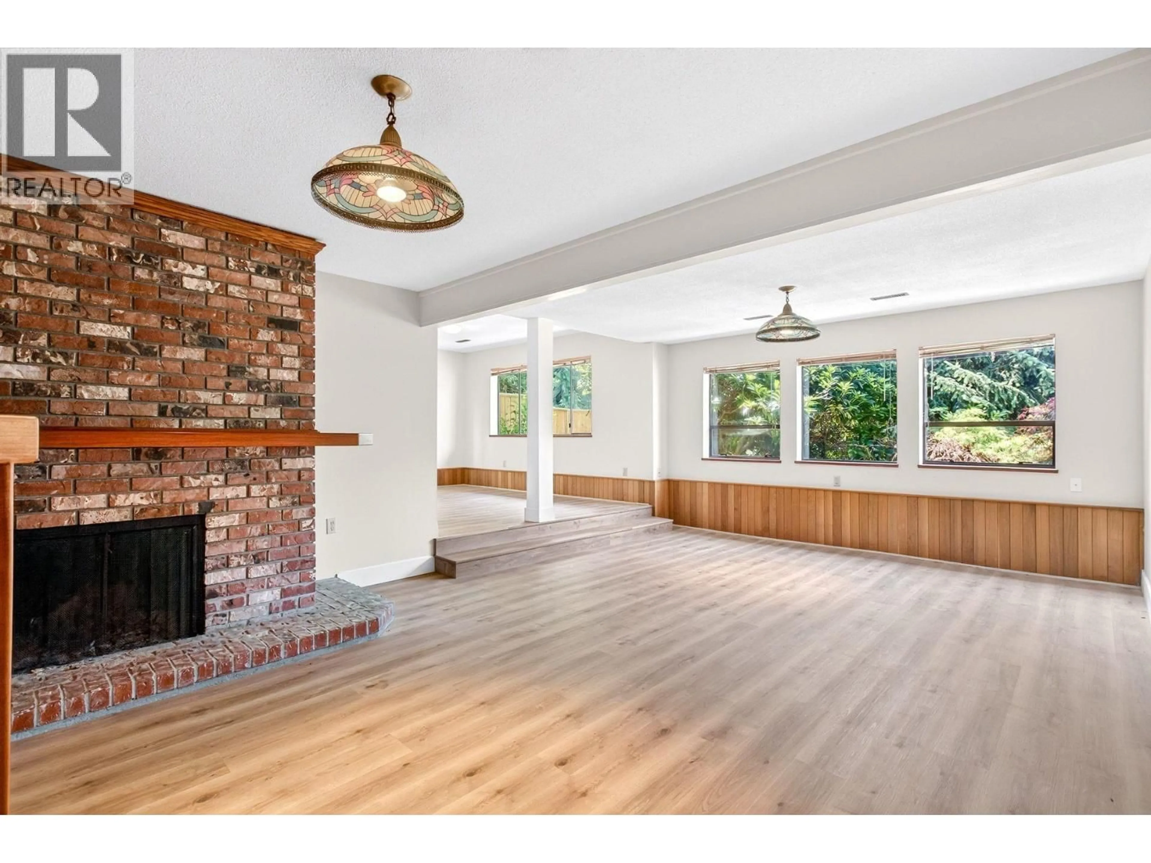 Unknown for 5600 GROUSEWOODS PLACE, North Vancouver British Columbia V7R4T4