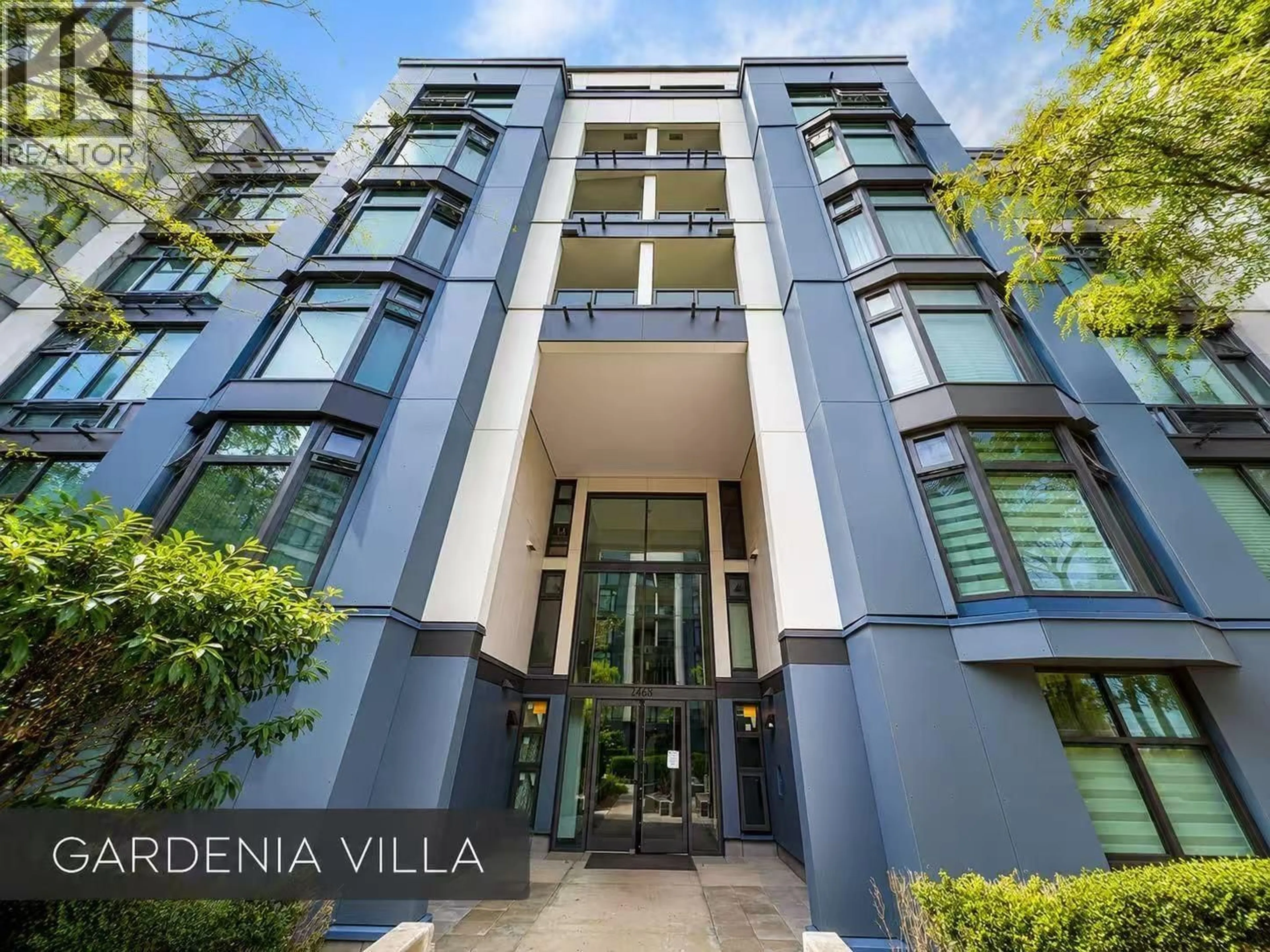 Indoor foyer for 203 - 2468 BROADWAY, Vancouver British Columbia V5M4V1