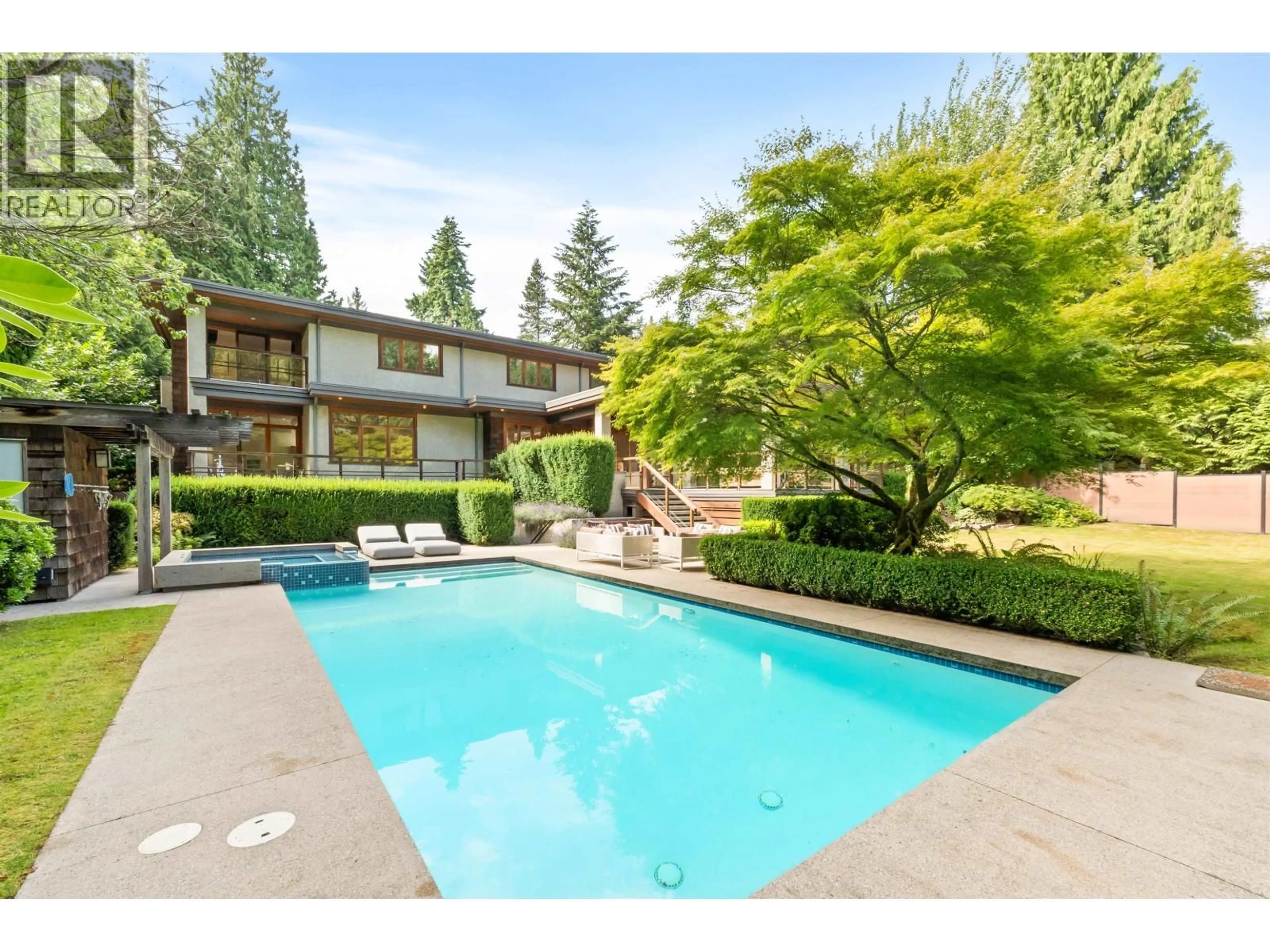 Pool for 510 EASTCOT ROAD, West Vancouver British Columbia V7S1E4