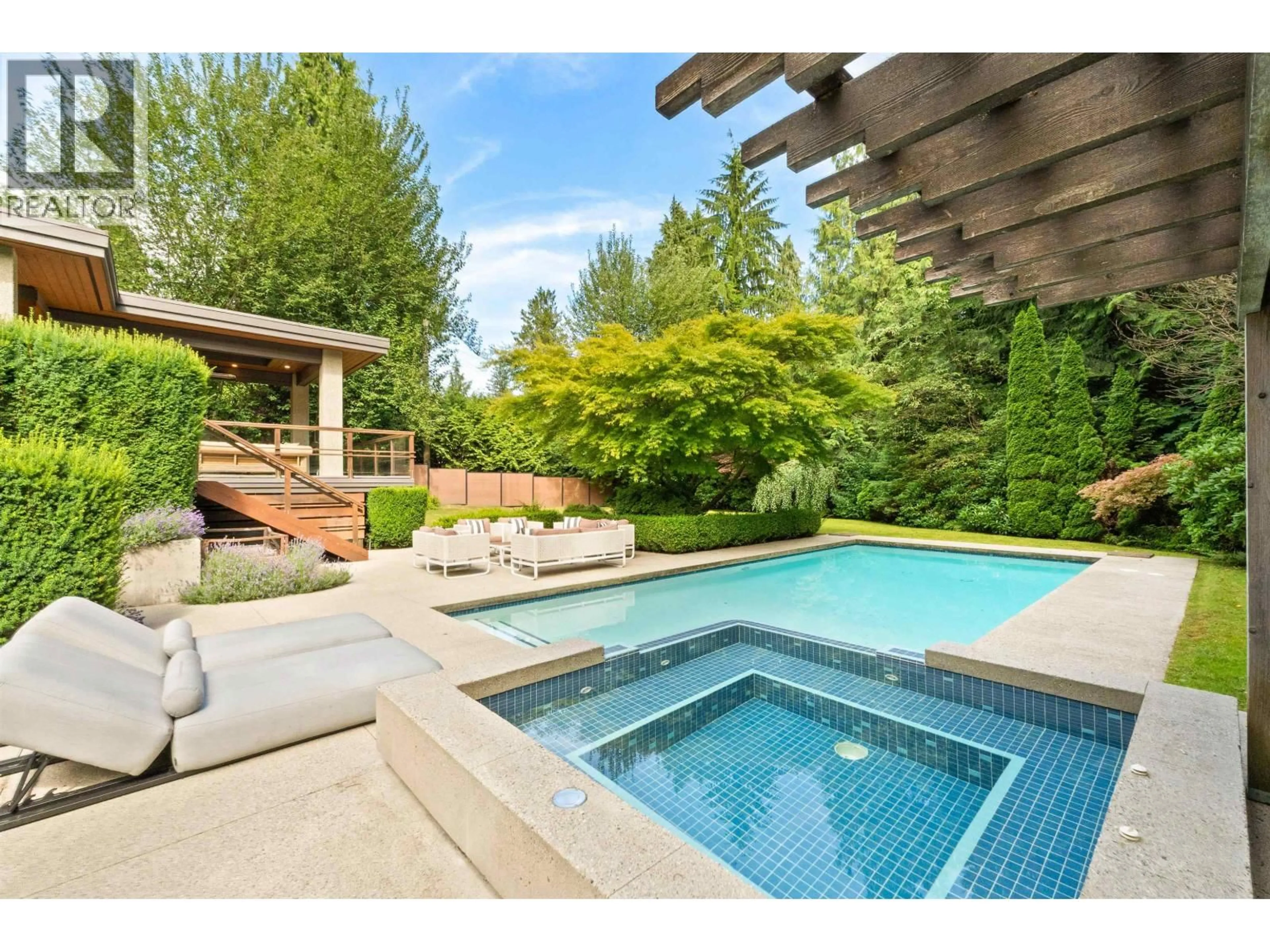 Pool for 510 EASTCOT ROAD, West Vancouver British Columbia V7S1E4
