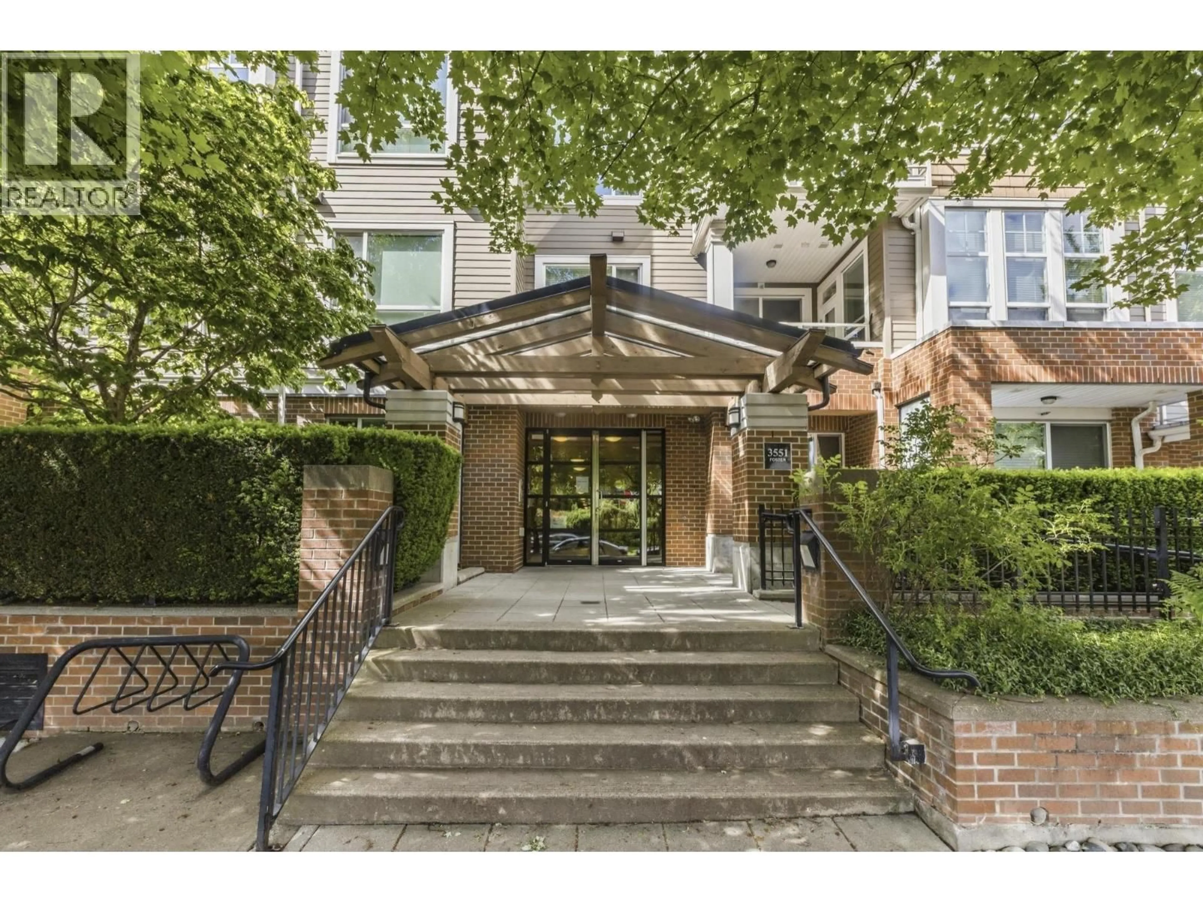 Indoor foyer for 408 - 3551 FOSTER AVENUE, Vancouver British Columbia V5R0A1