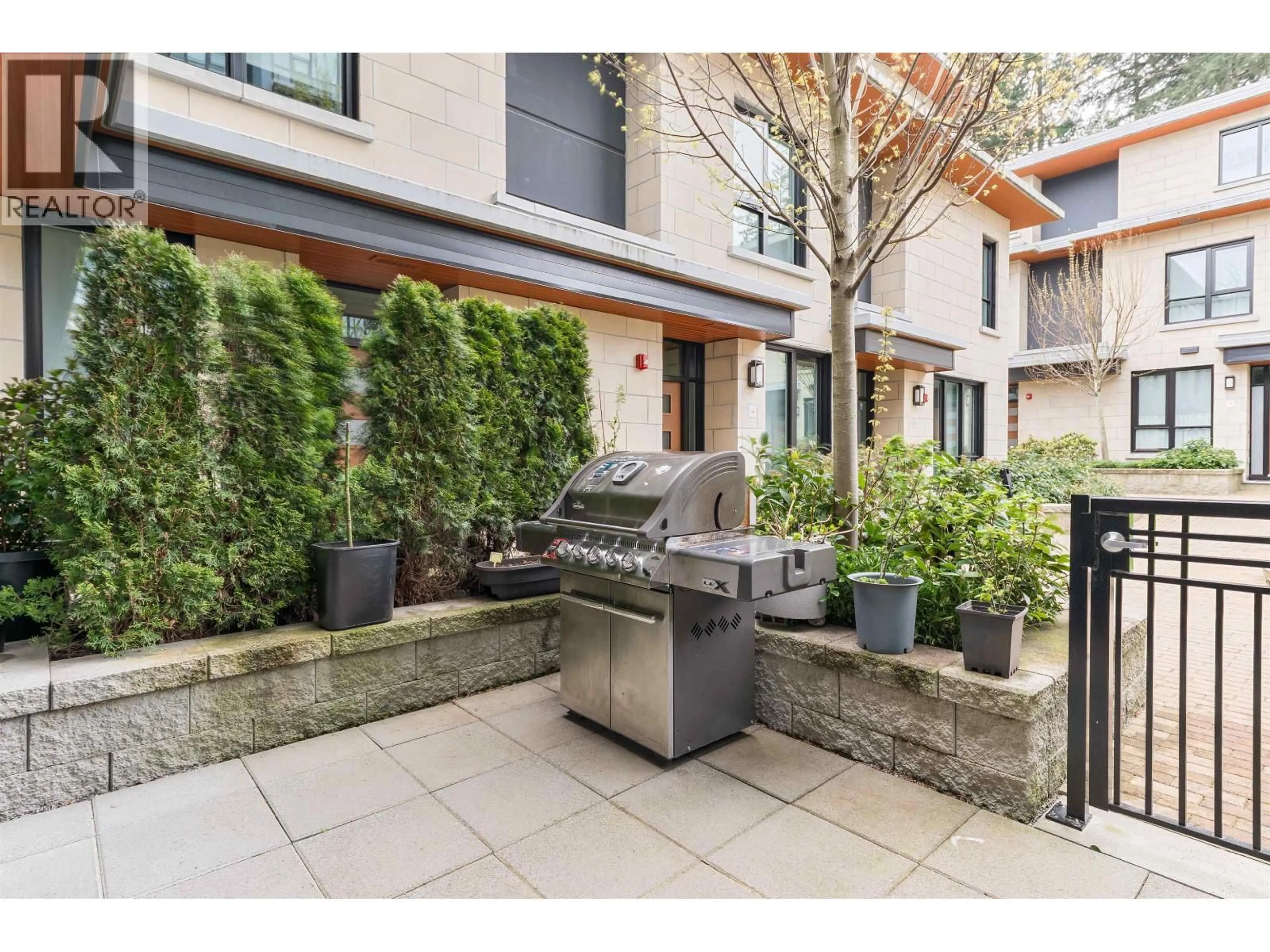 Patio, street for 5336 UNIVERSITY BOULEVARD, Vancouver British Columbia V6T0C8