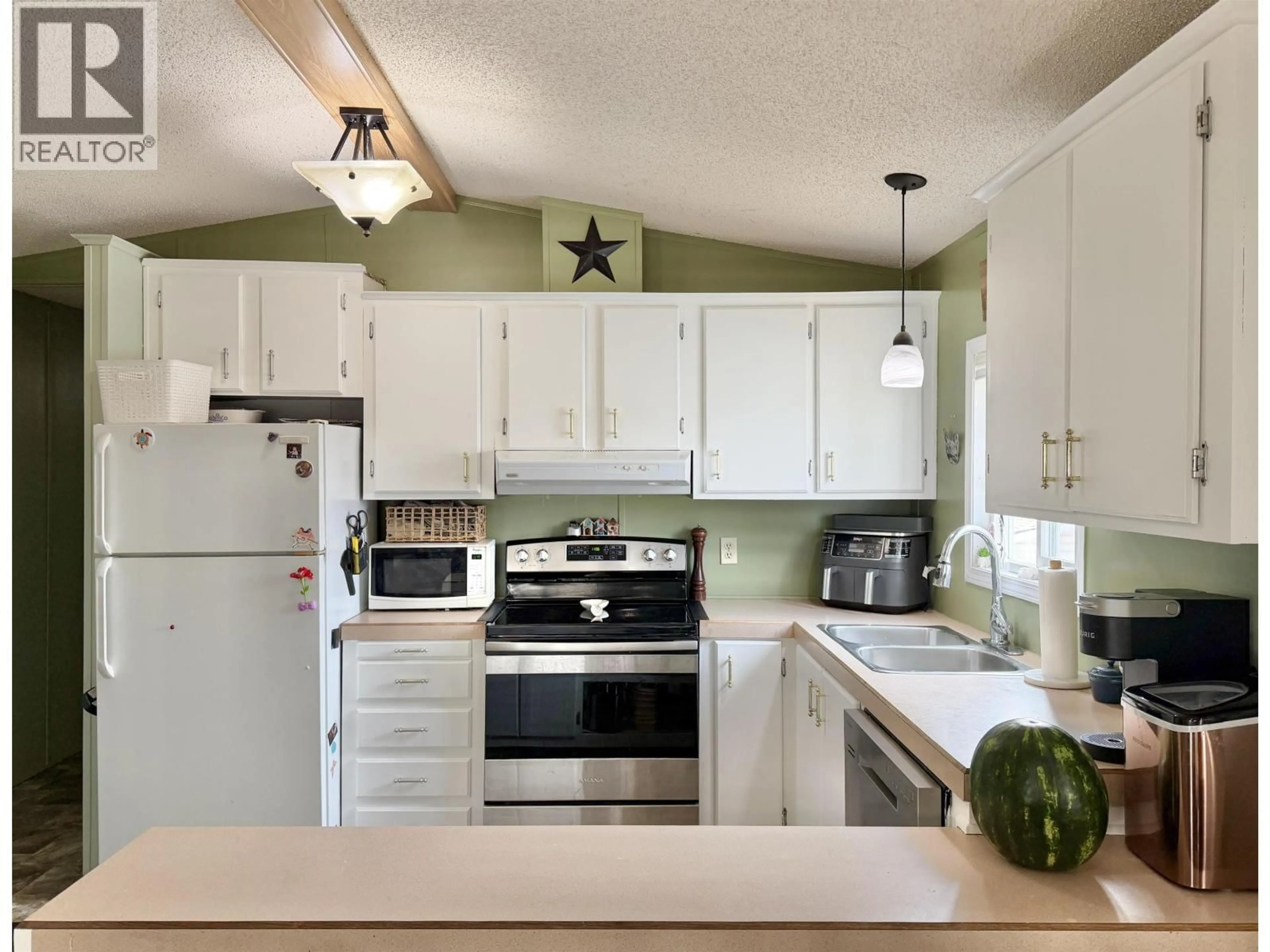 Open concept kitchen, unknown for 83 - 770 ELEVENTH AVENUE, Williams Lake British Columbia V2G2M4