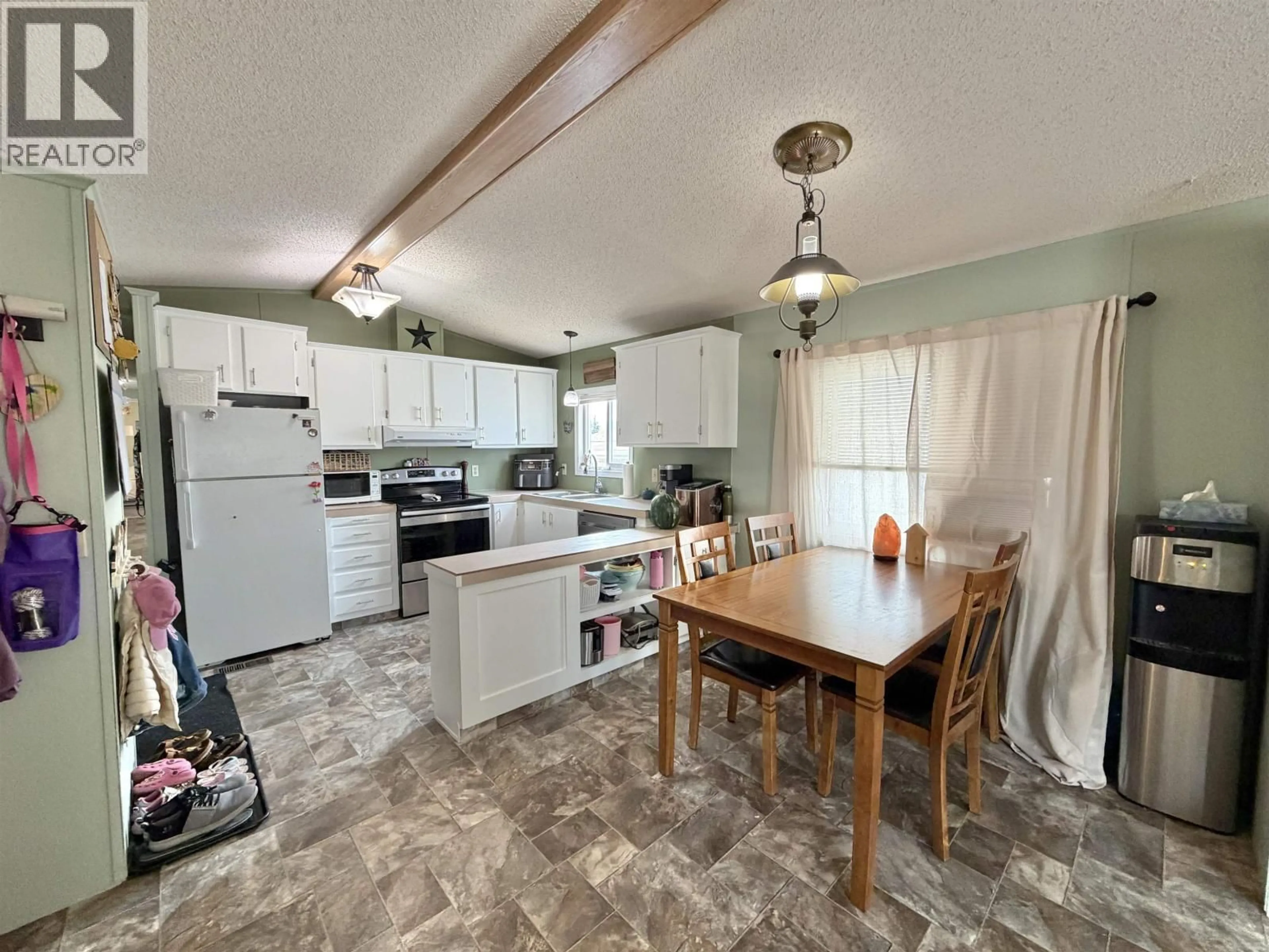 Open concept kitchen, unknown for 83 - 770 ELEVENTH AVENUE, Williams Lake British Columbia V2G2M4
