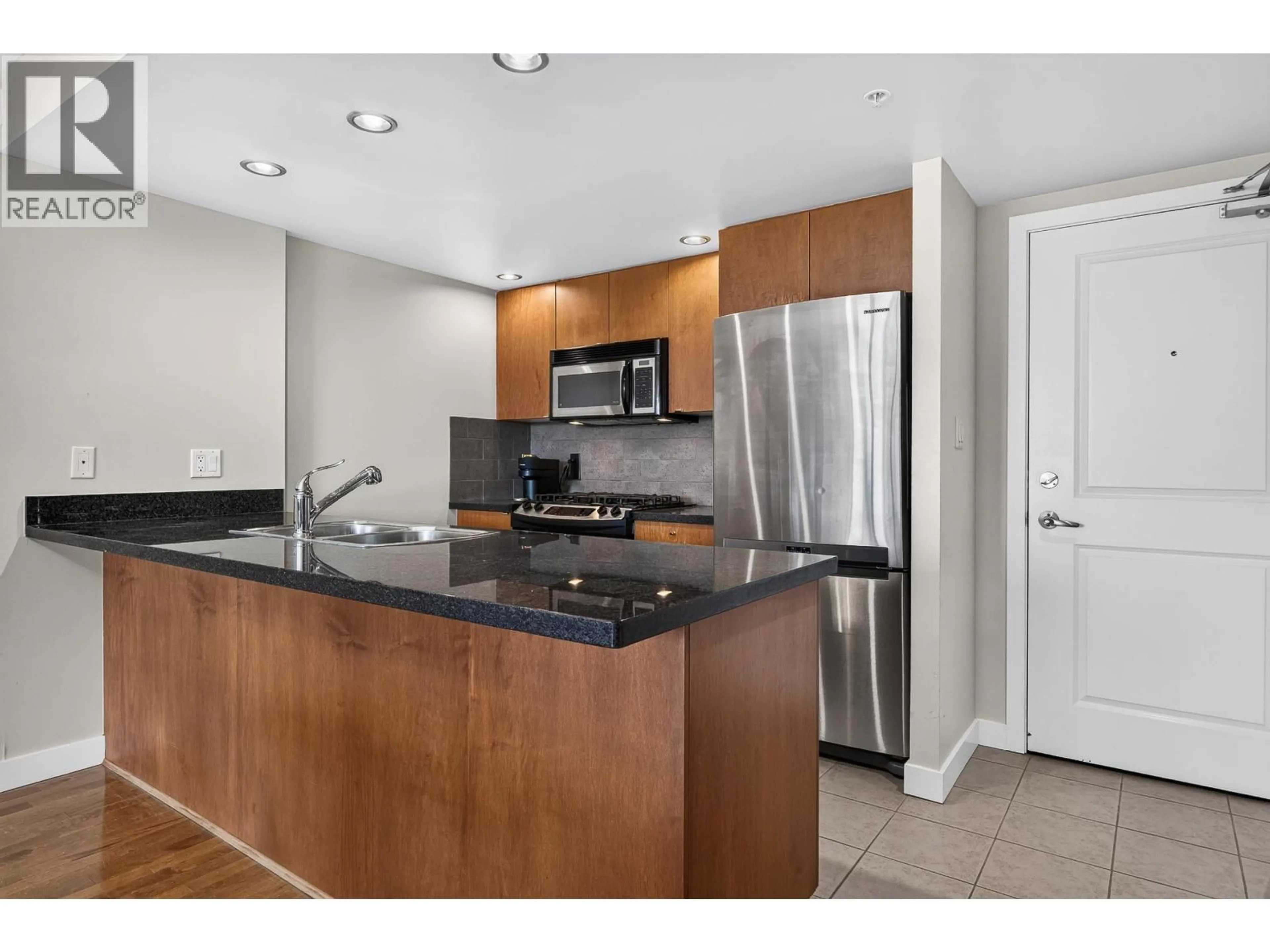 Standard kitchen, unknown for 907 - 6233 KATSURA STREET, Richmond British Columbia V6Y4K1