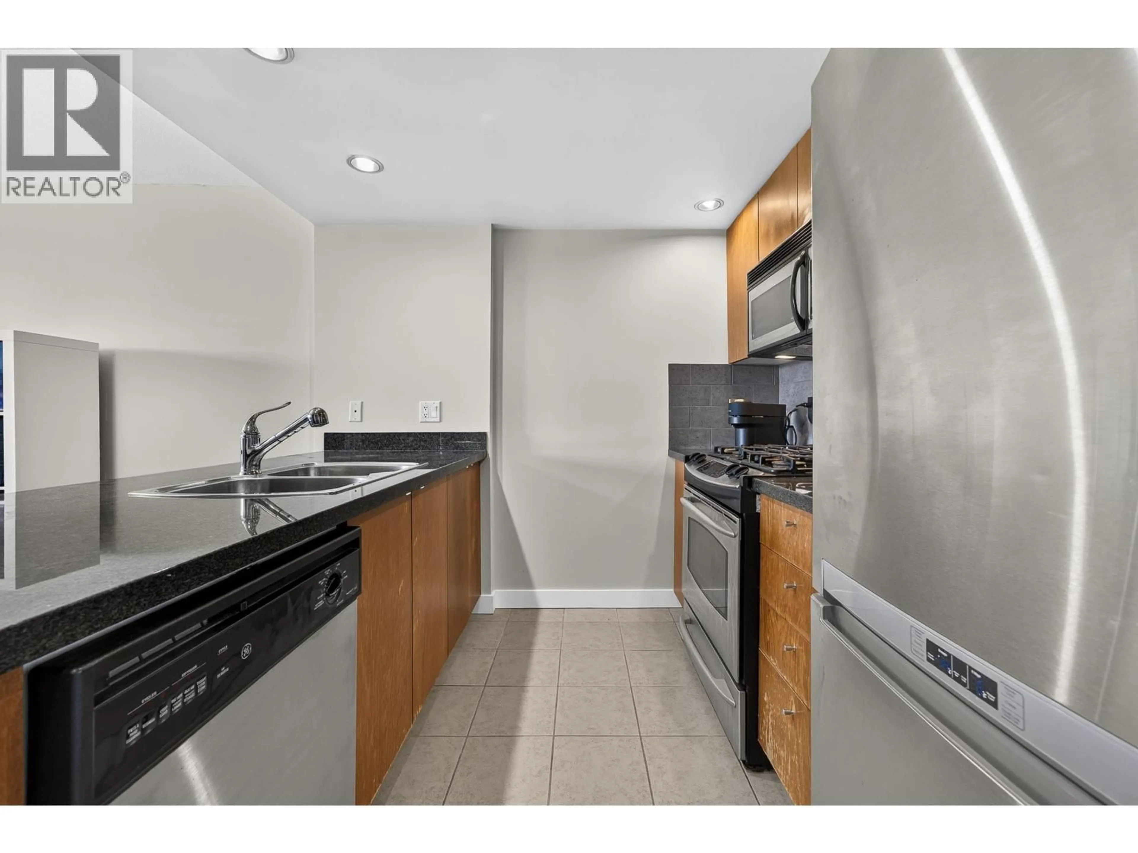 Standard kitchen, unknown for 907 - 6233 KATSURA STREET, Richmond British Columbia V6Y4K1