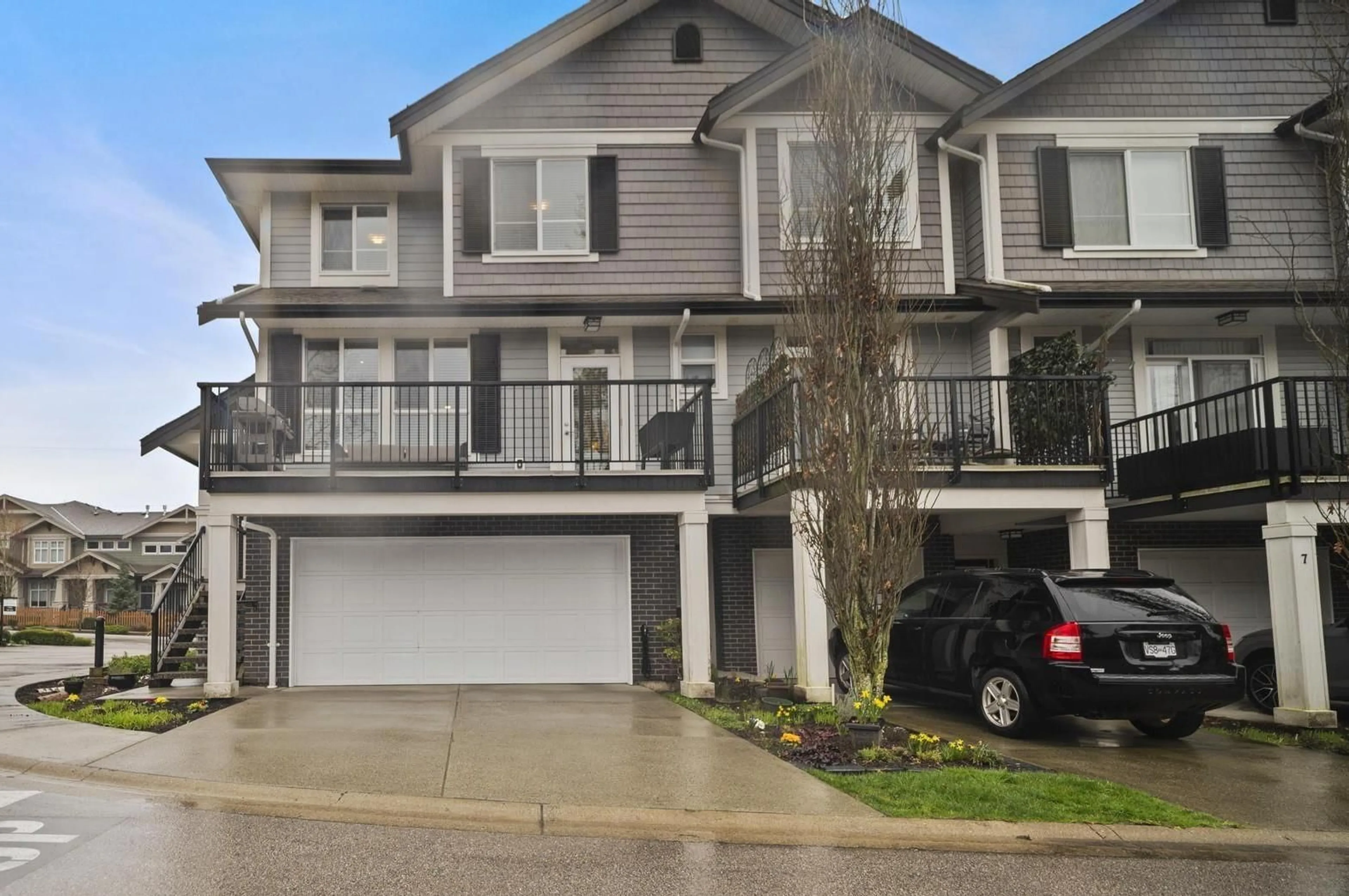 Home with vinyl exterior material, street for 9 - 7157 210 STREET, Langley British Columbia V2Y0T3
