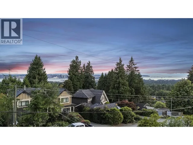 212 BALMORAL ROAD, North Vancouver 4