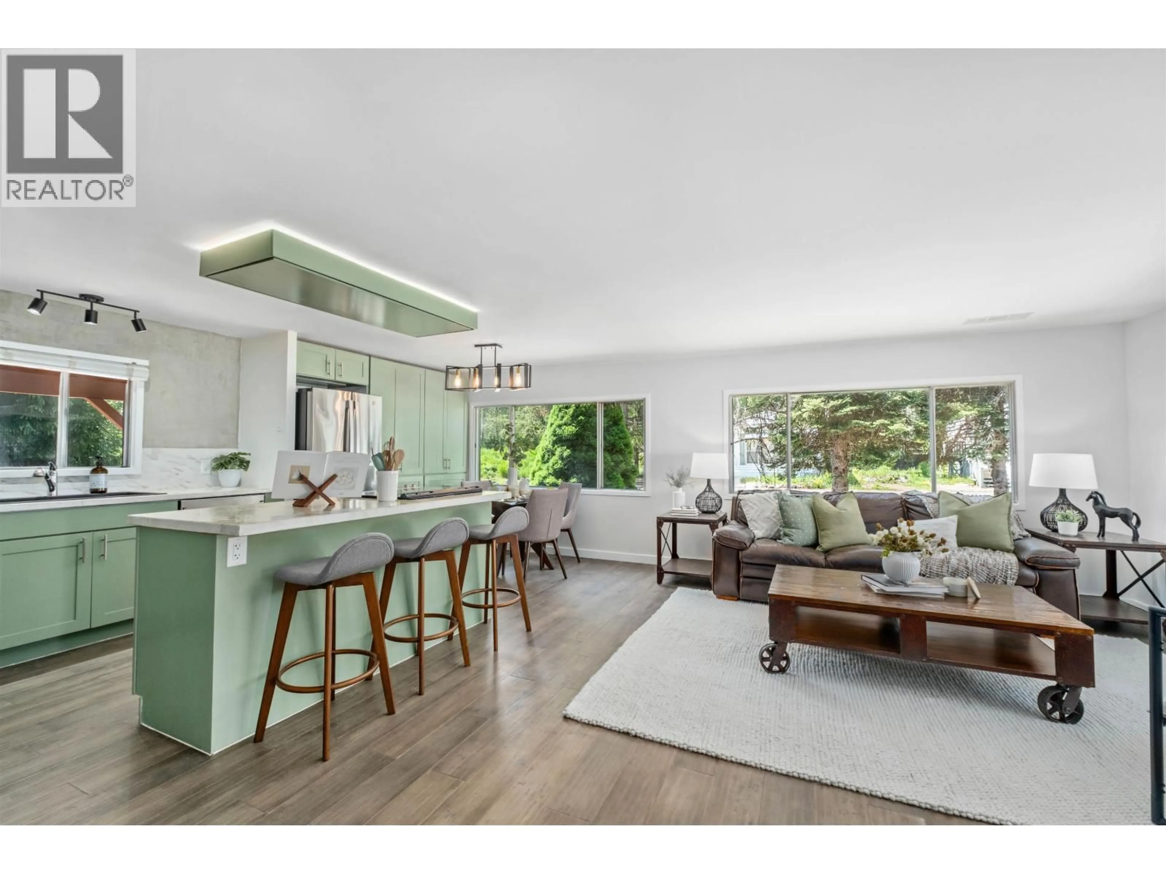 Open concept kitchen, unknown for 17 - 7370 HIGHWAY 99, Pemberton British Columbia V0N2L1