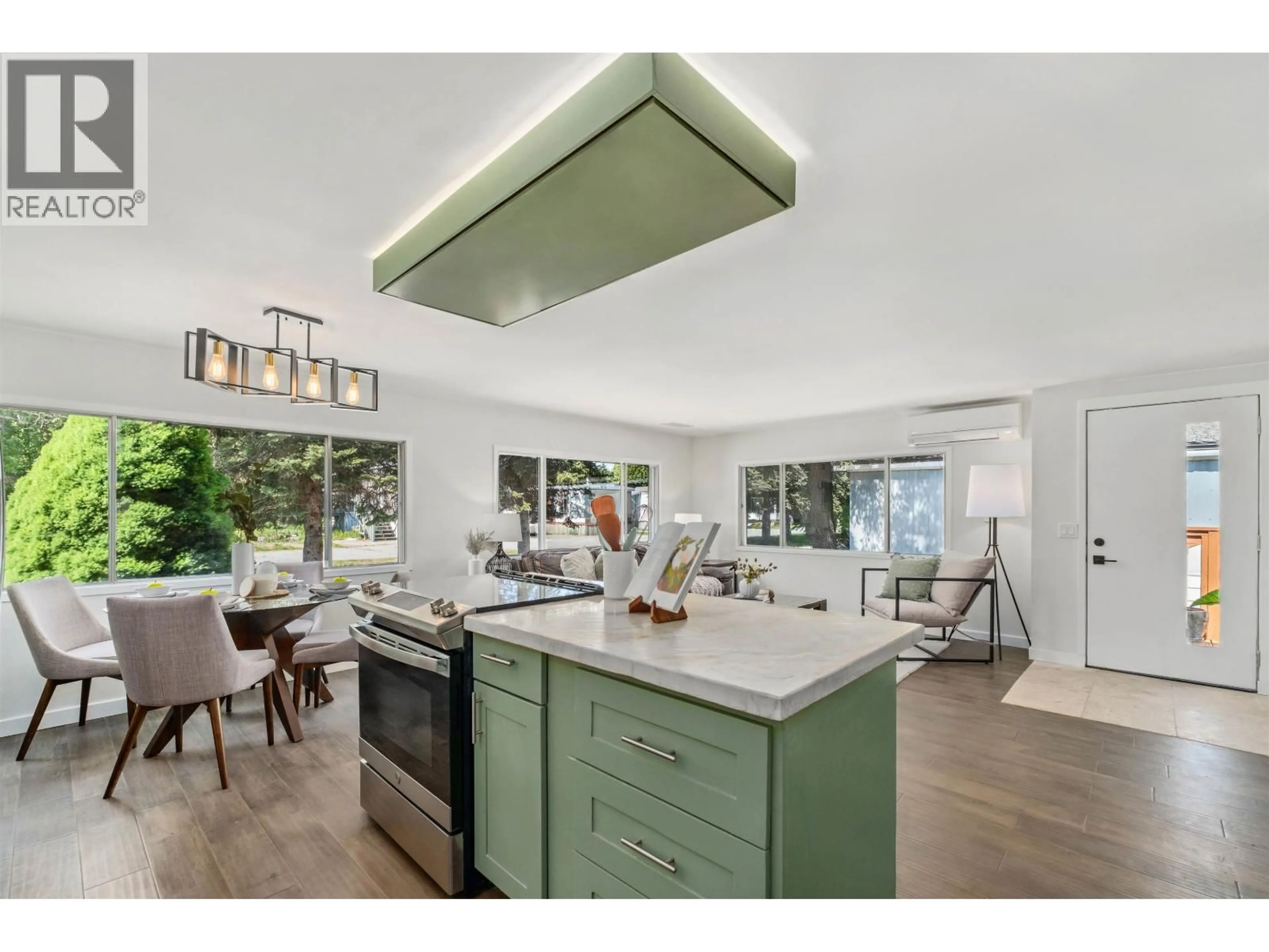 Open concept kitchen, unknown for 17 - 7370 HIGHWAY 99, Pemberton British Columbia V0N2L1