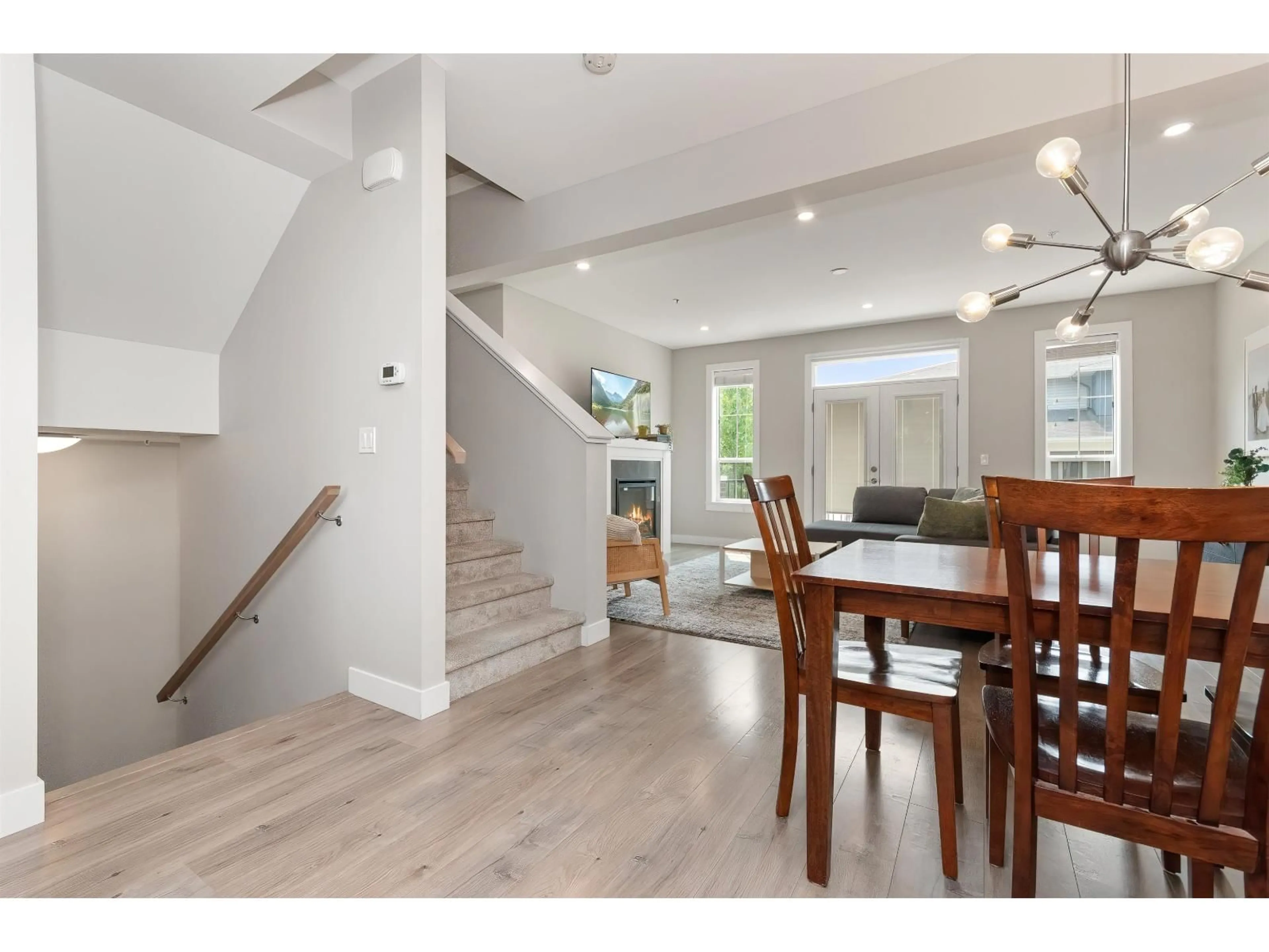 Open concept kitchen, wood/laminate floor for 14 - 45545 KIPP AVENUE, Chilliwack British Columbia V2P0H5