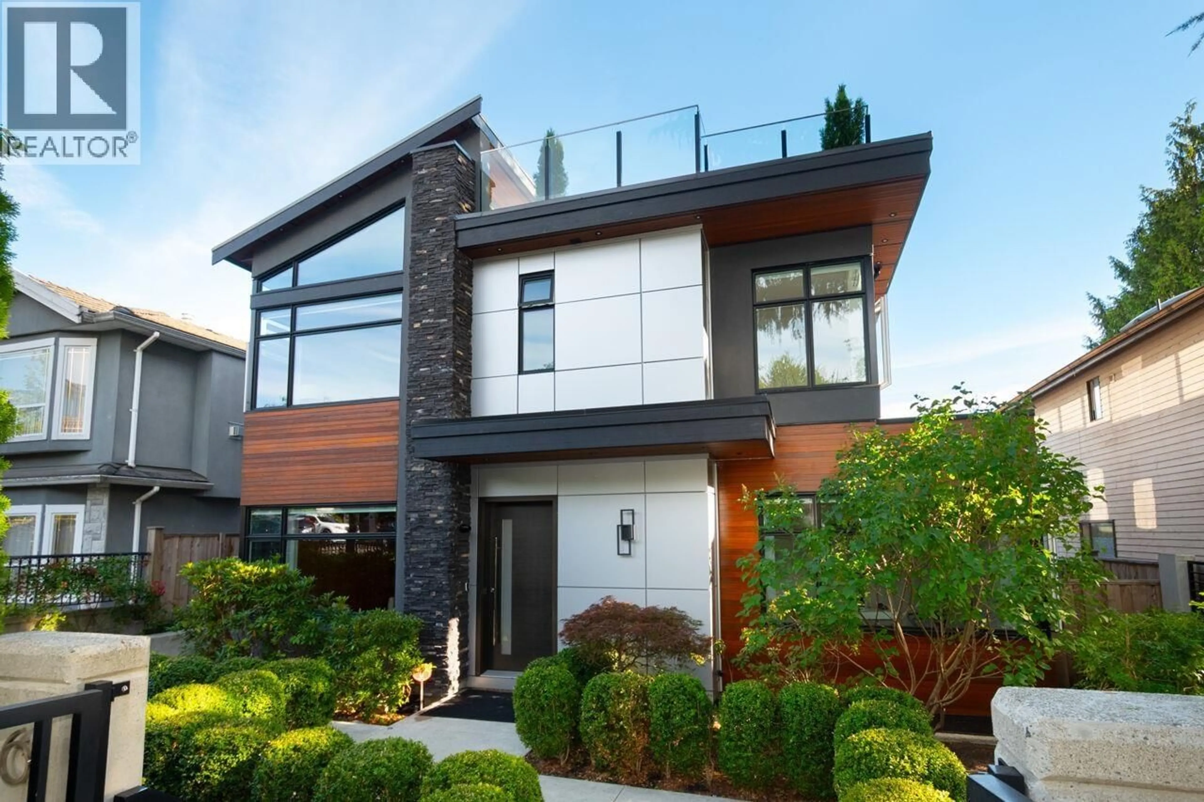 Home with brick exterior material, street for 136 61ST AVENUE, Vancouver British Columbia V5X2B4