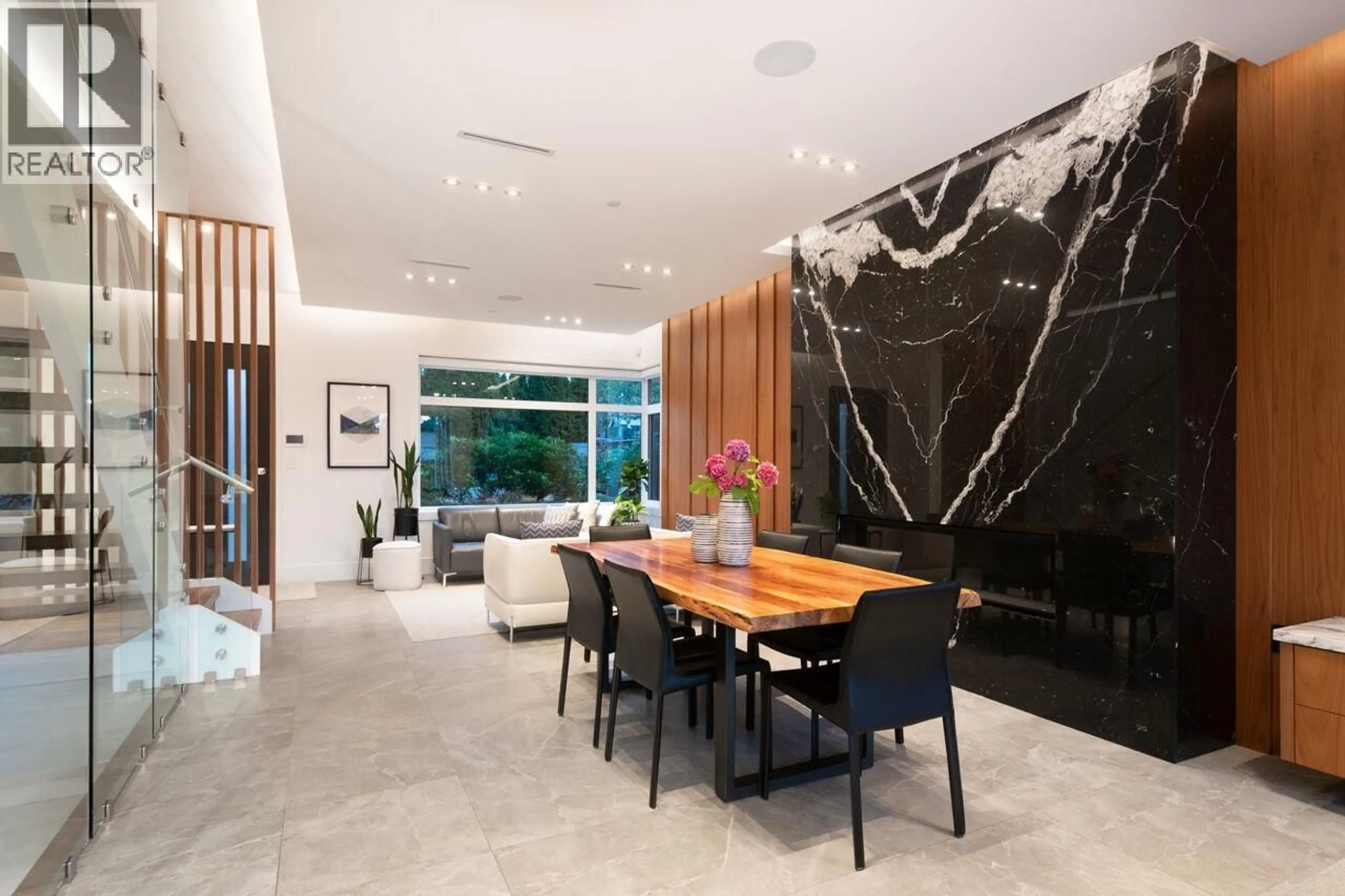 Dining room, ceramic/tile floor for 136 61ST AVENUE, Vancouver British Columbia V5X2B4