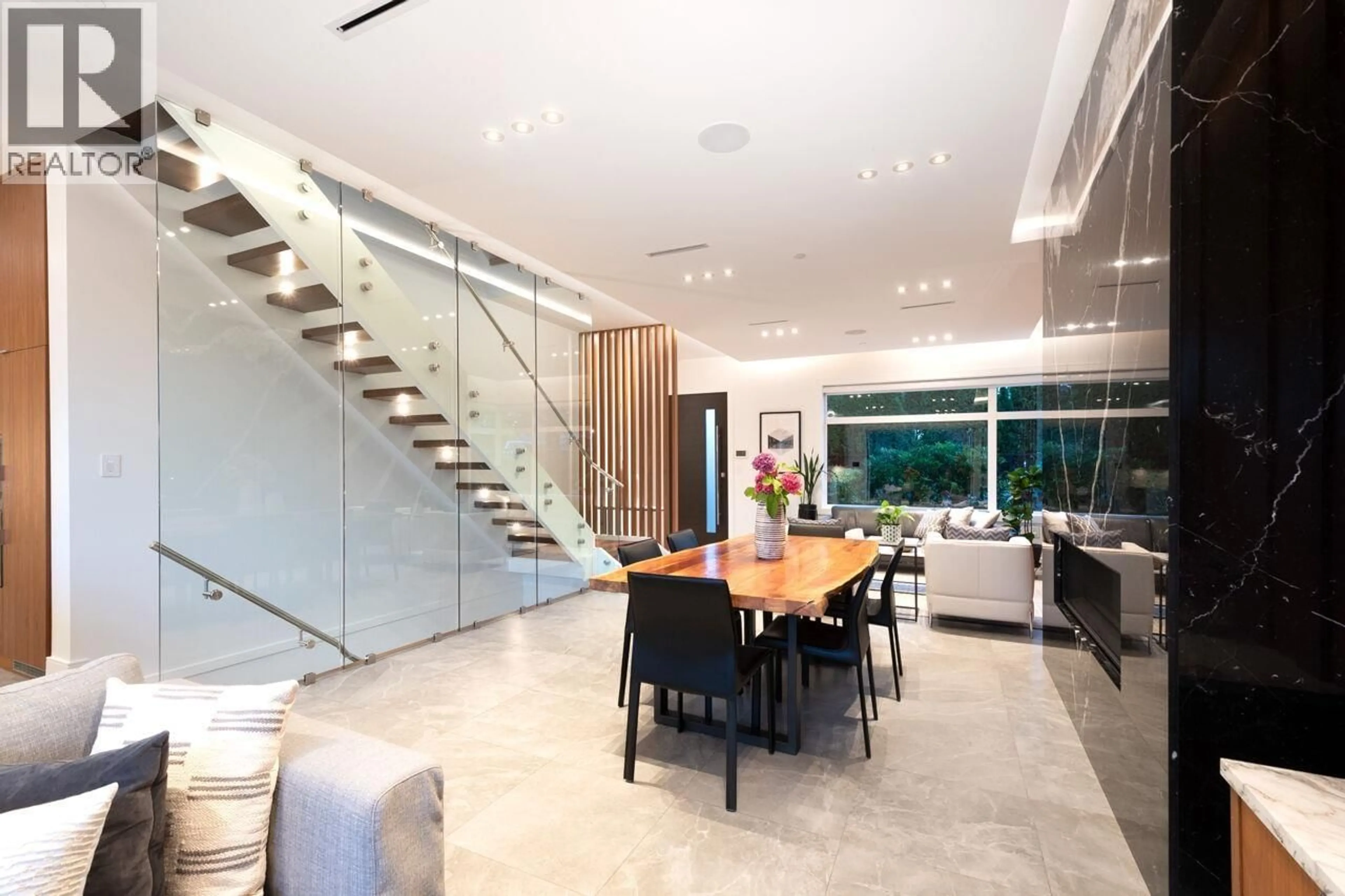 Unknown for 136 61ST AVENUE, Vancouver British Columbia V5X2B4