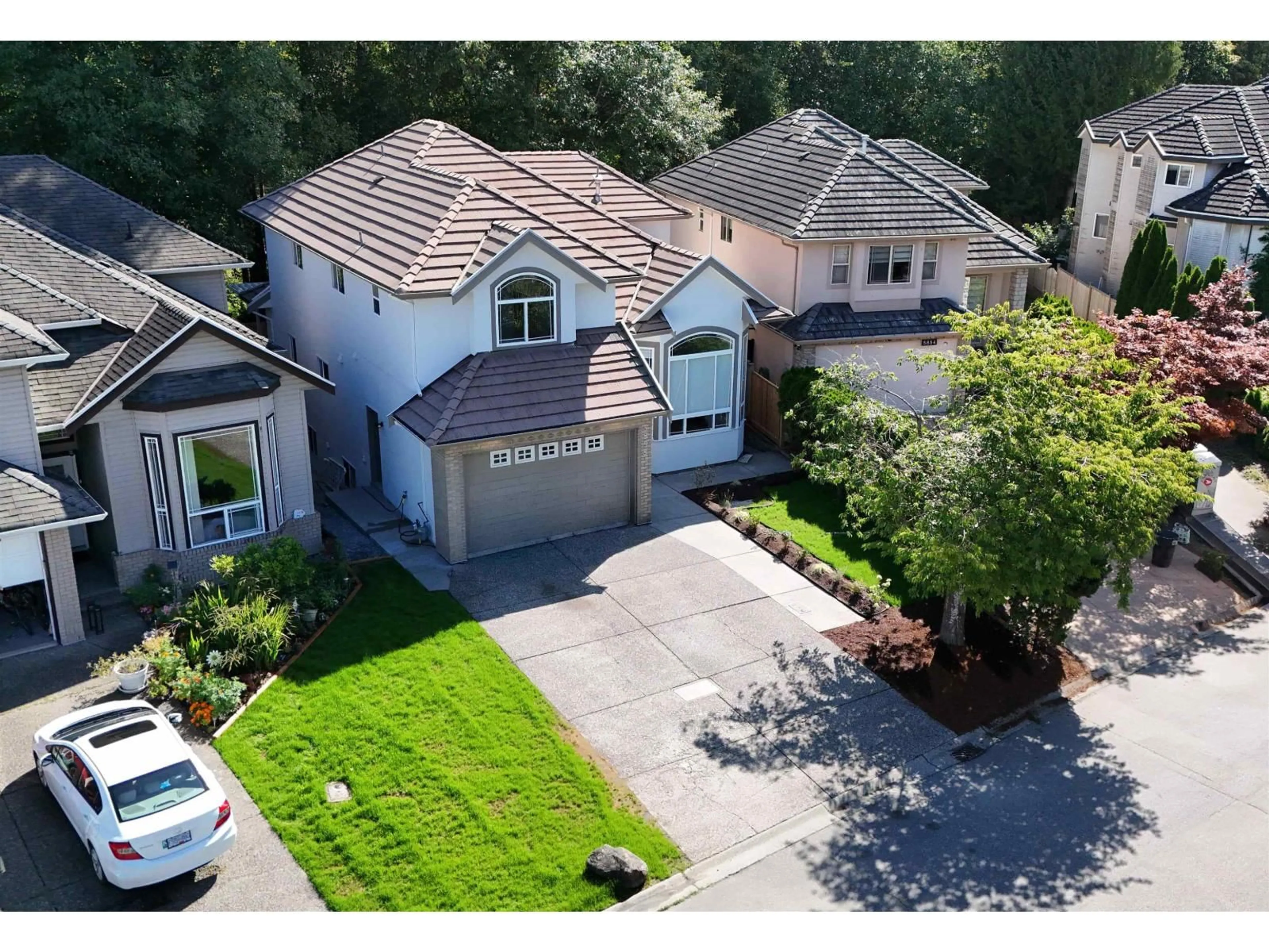 A pic from outside/outdoor area/front of a property/back of a property/a pic from drone, street for 5858 138 STREET, Surrey British Columbia V3X3P3