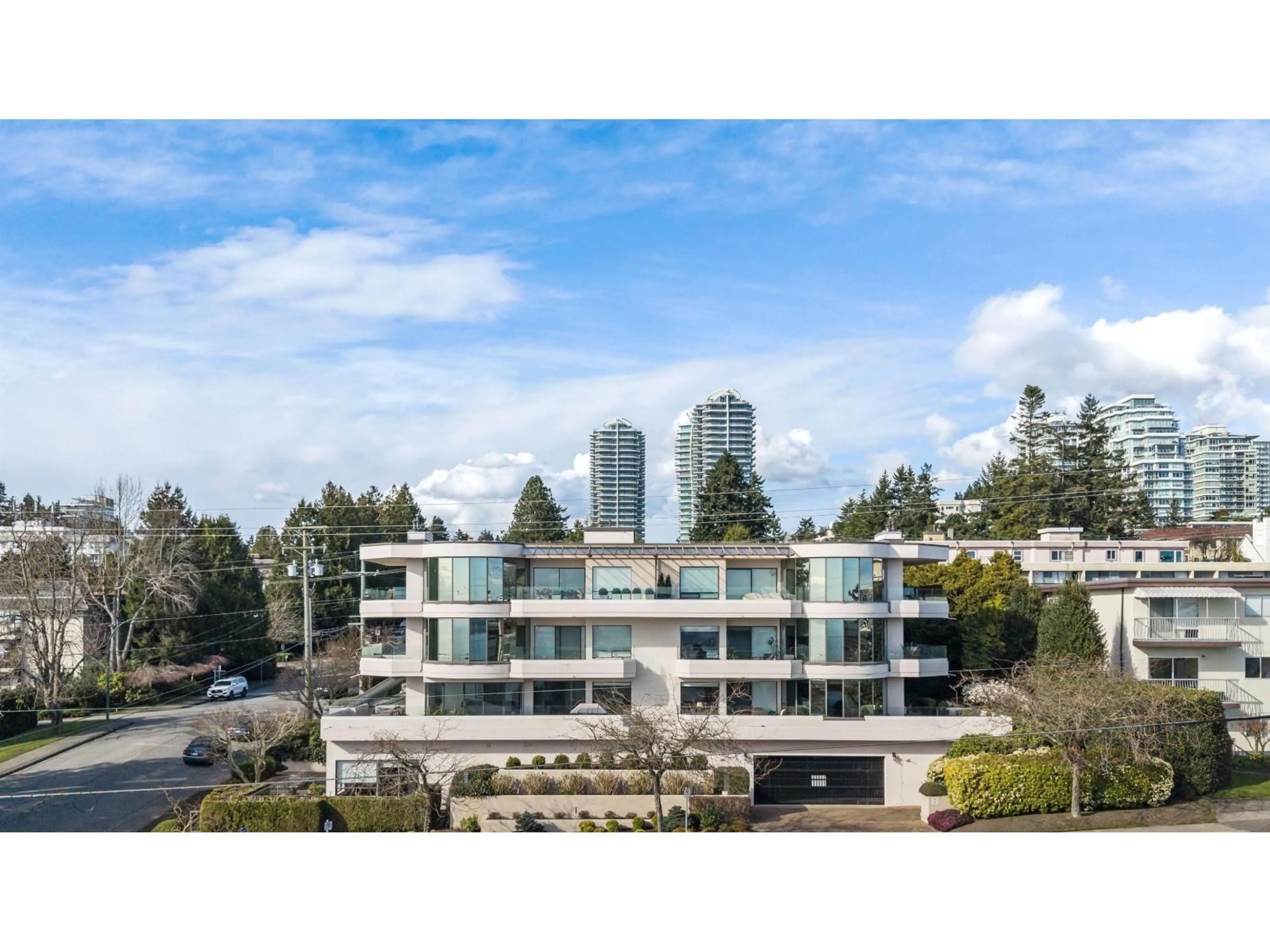 A pic from outside/outdoor area/front of a property/back of a property/a pic from drone, unknown for 302 - 1250 MARTIN STREET, White Rock British Columbia V4B3W3