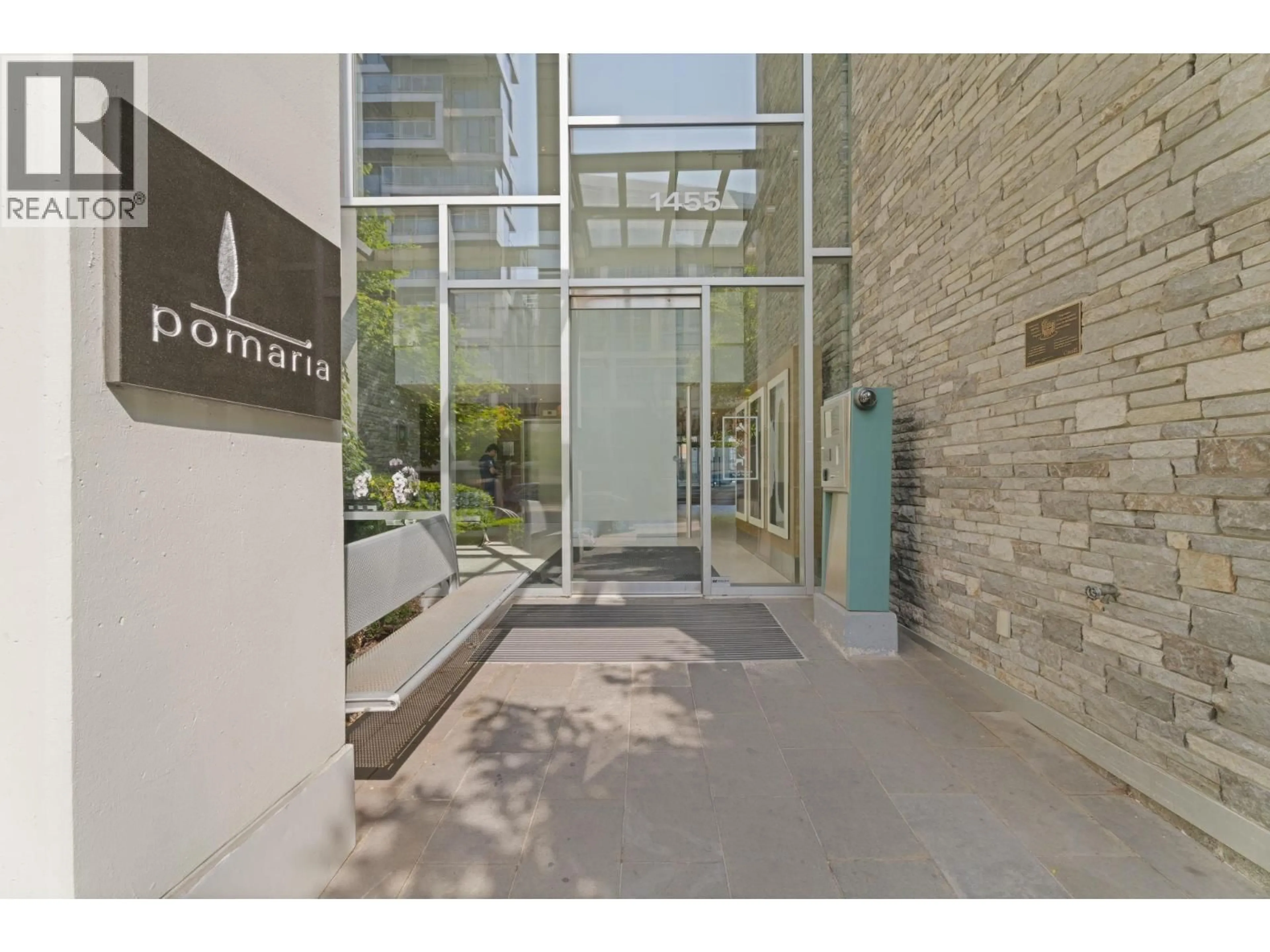 Indoor foyer for 1202 - 1455 HOWE, Vancouver British Columbia V6Z1C2