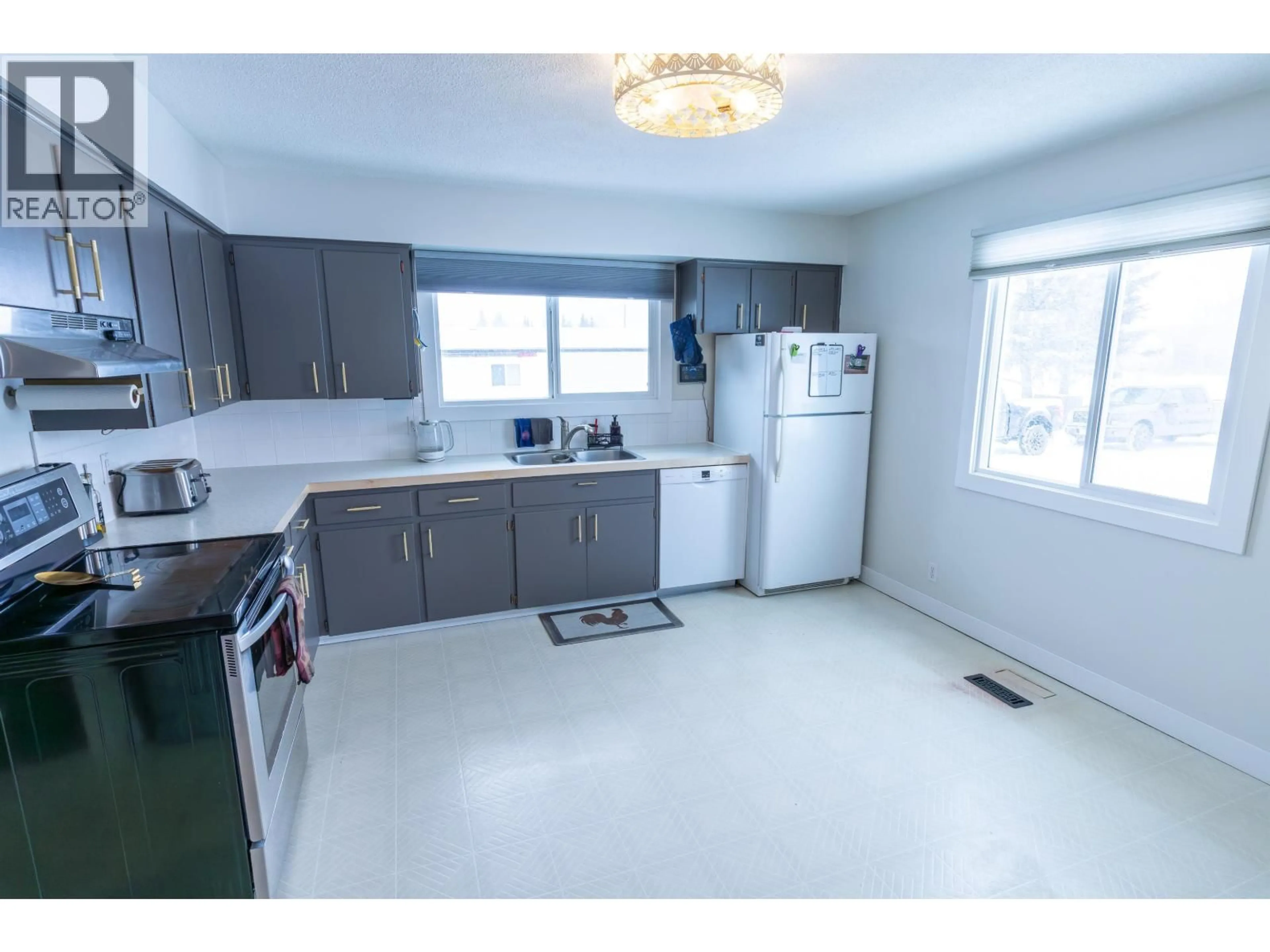 Standard kitchen, unknown for 11222 POPLAR ROAD, Fort St. John British Columbia V1J8E5
