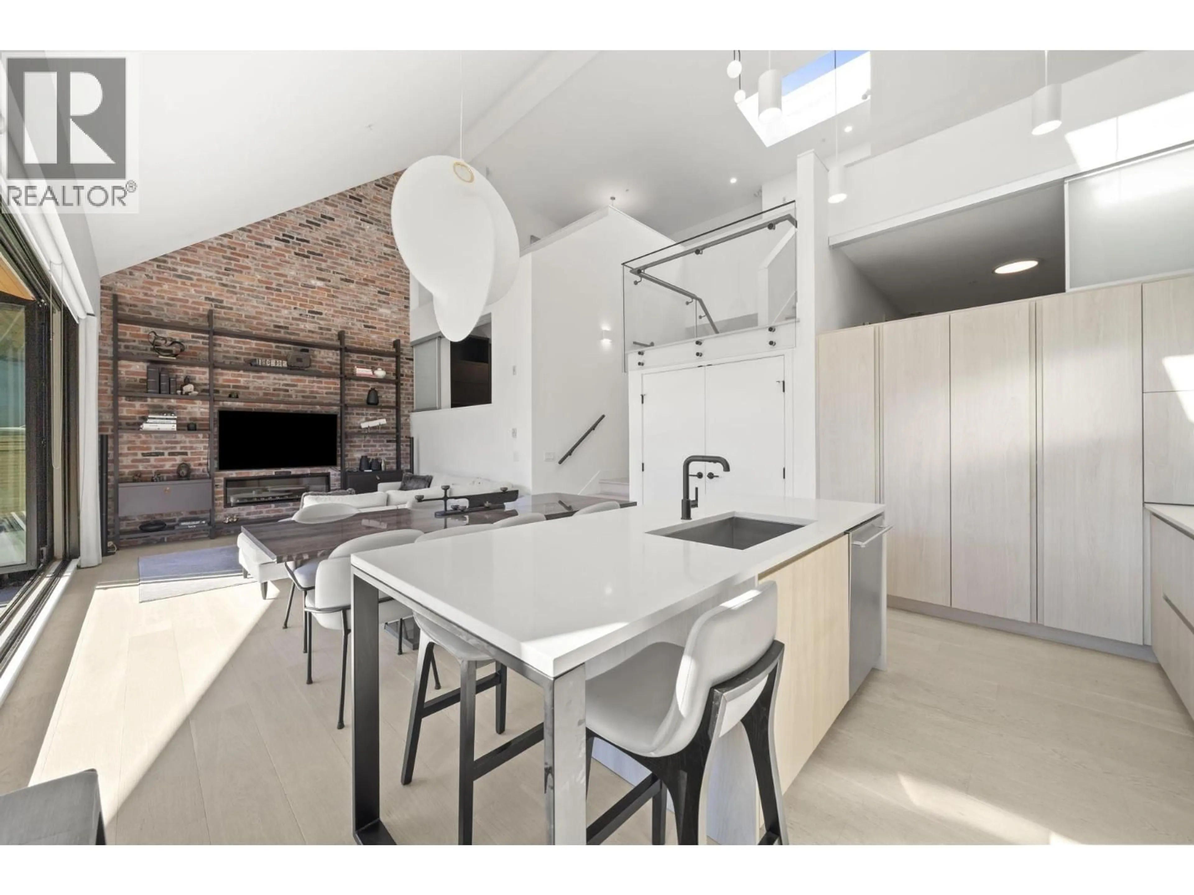 Open concept kitchen, ceramic/tile floor for 416 - 300 SALTER STREET, New Westminster British Columbia V3M0L9