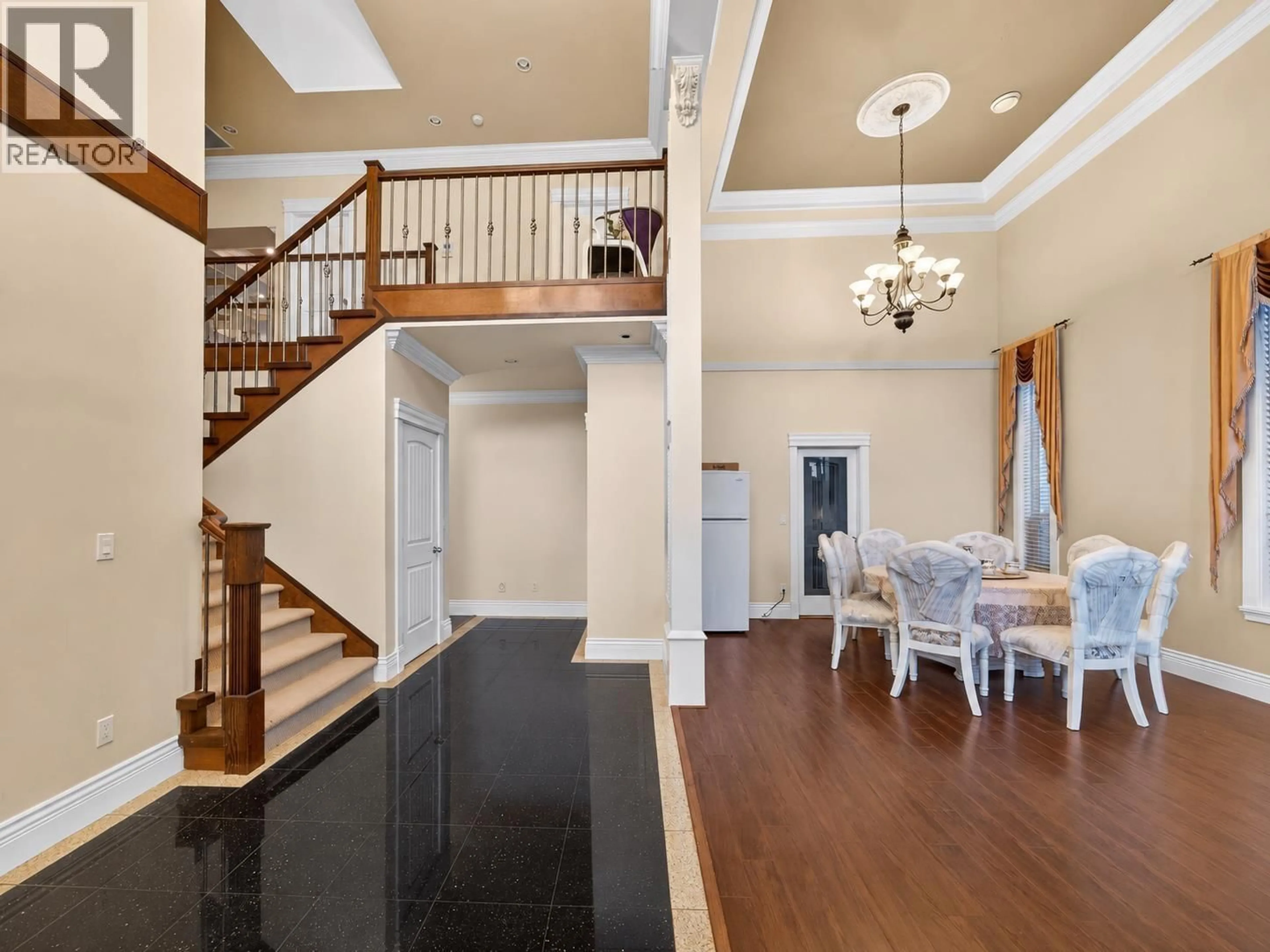 Indoor foyer for 6040 ADAMS PLACE, Richmond British Columbia V7C2W1