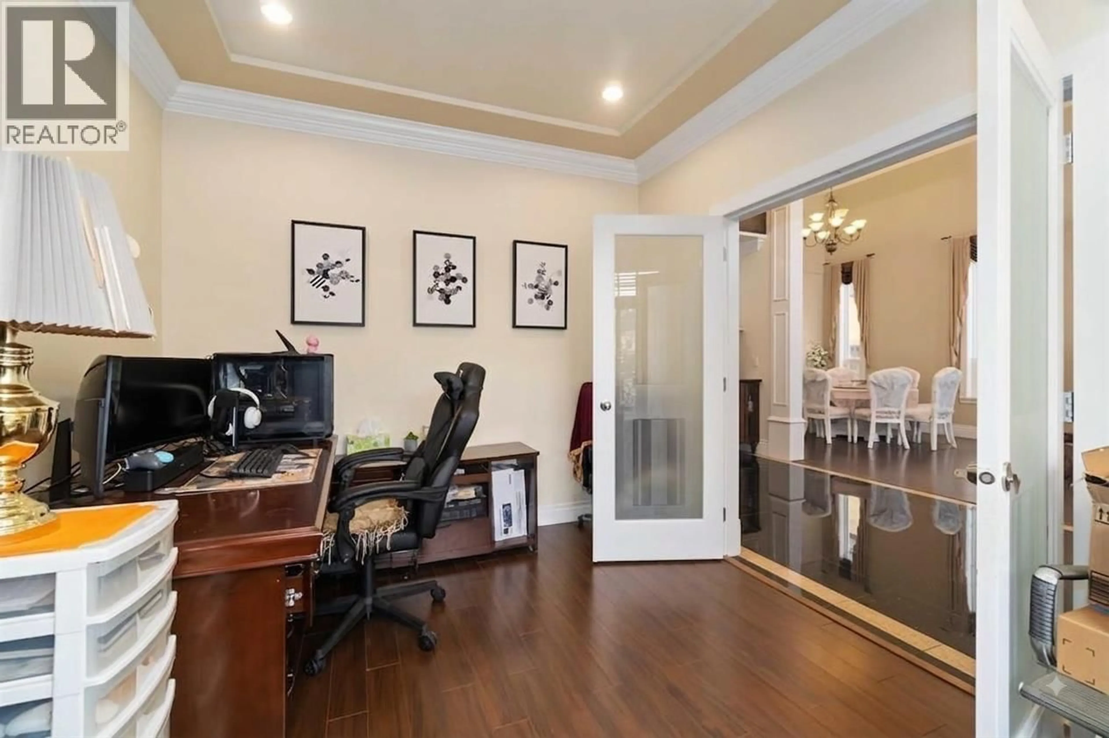 Indoor foyer for 6040 ADAMS PLACE, Richmond British Columbia V7C2W1