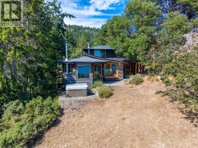 9919 SOUTHLANDS DRIVE, Pender Island 4
