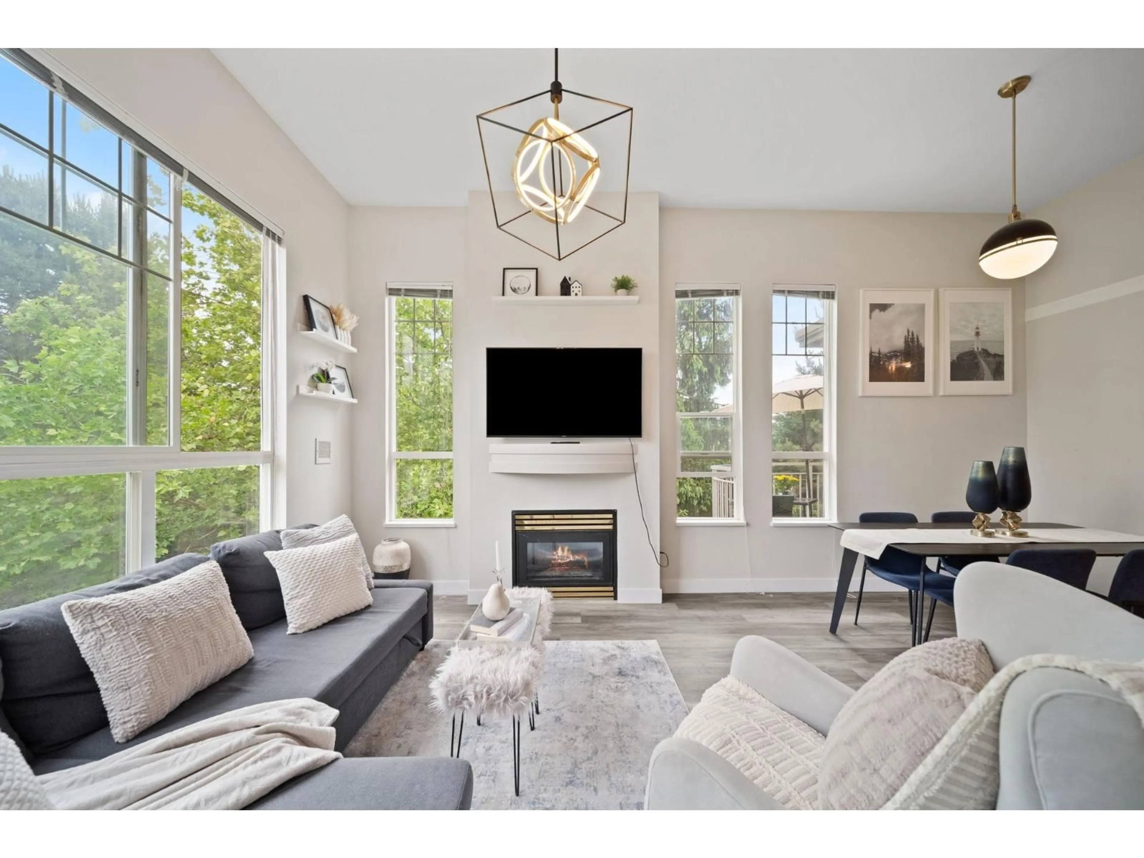 Living room with furniture, unknown for 404 - 10186 155 STREET, Surrey British Columbia V3R0R6